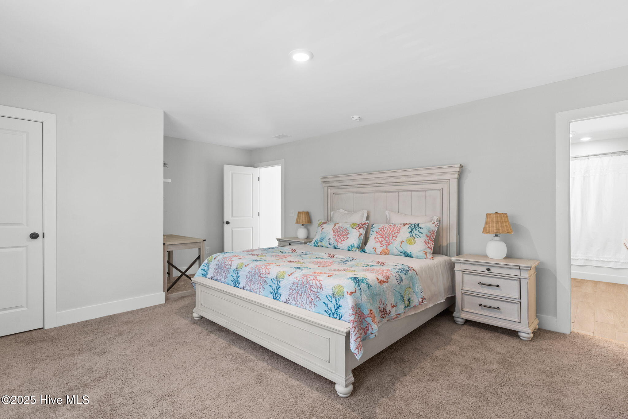 1163 N Caswell Avenue