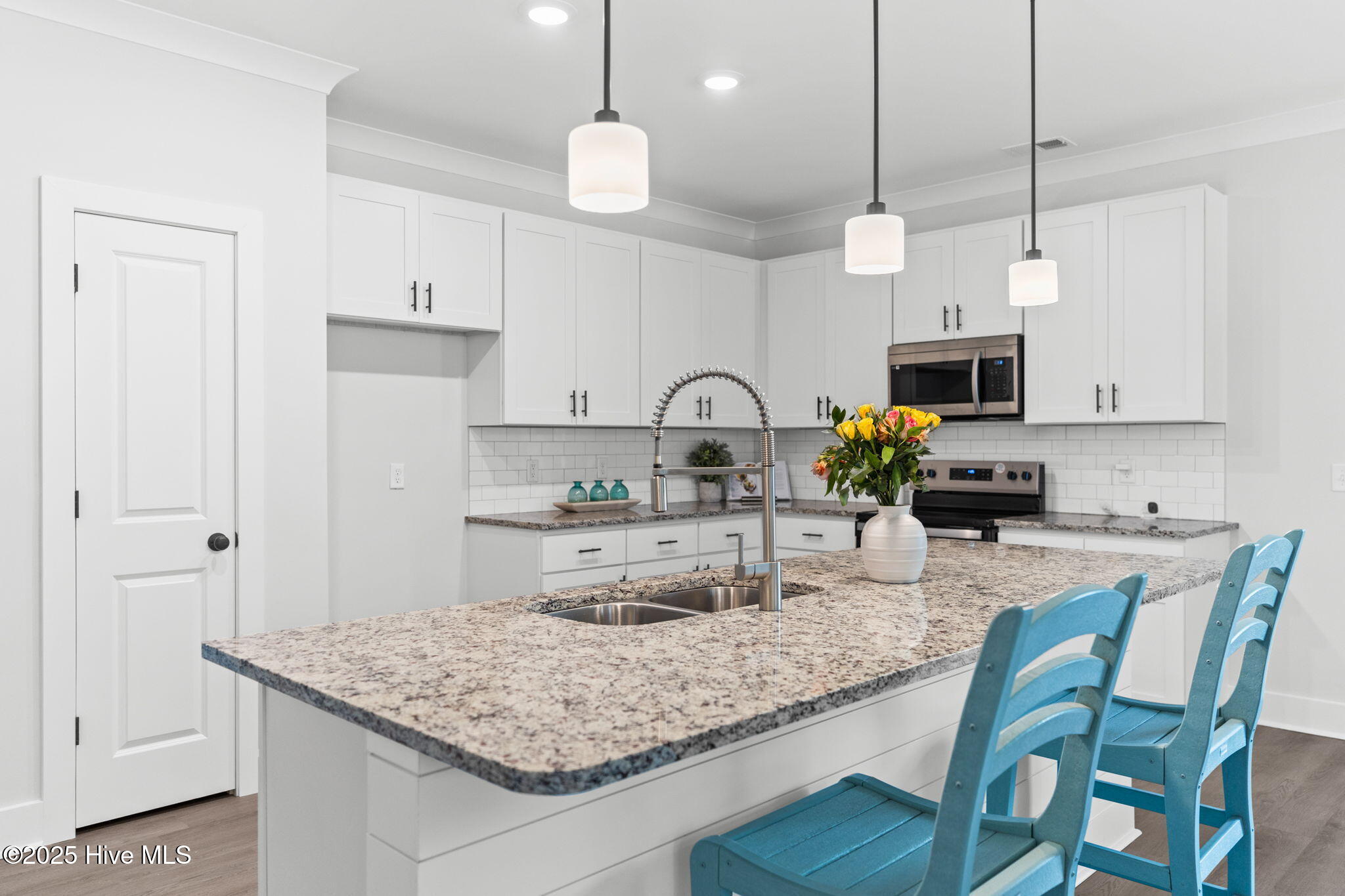 1163 N Caswell Avenue