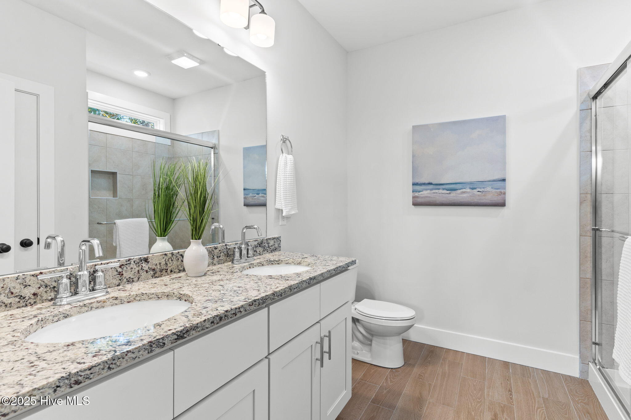 1163 N Caswell Avenue