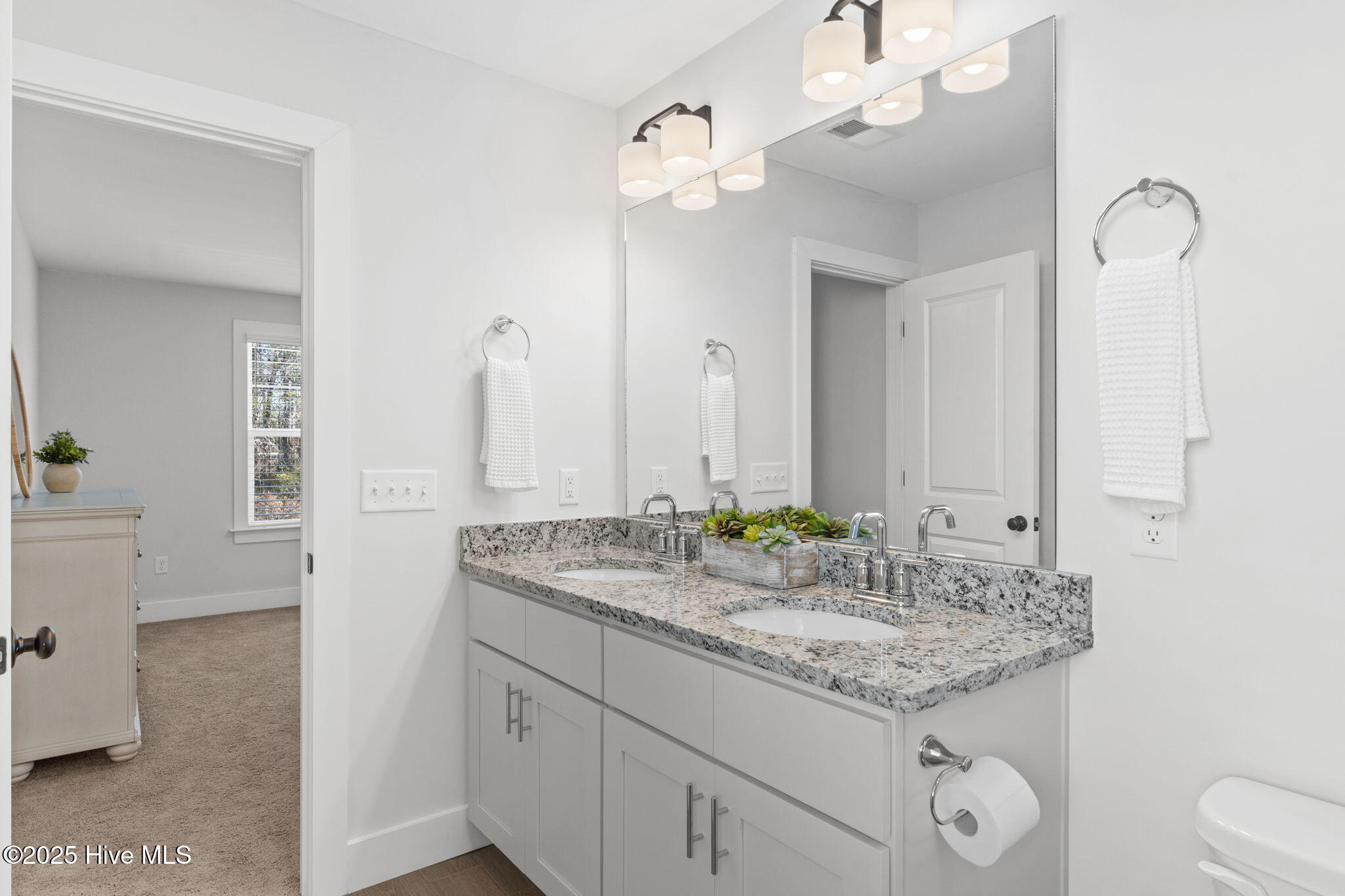 1163 N Caswell Avenue