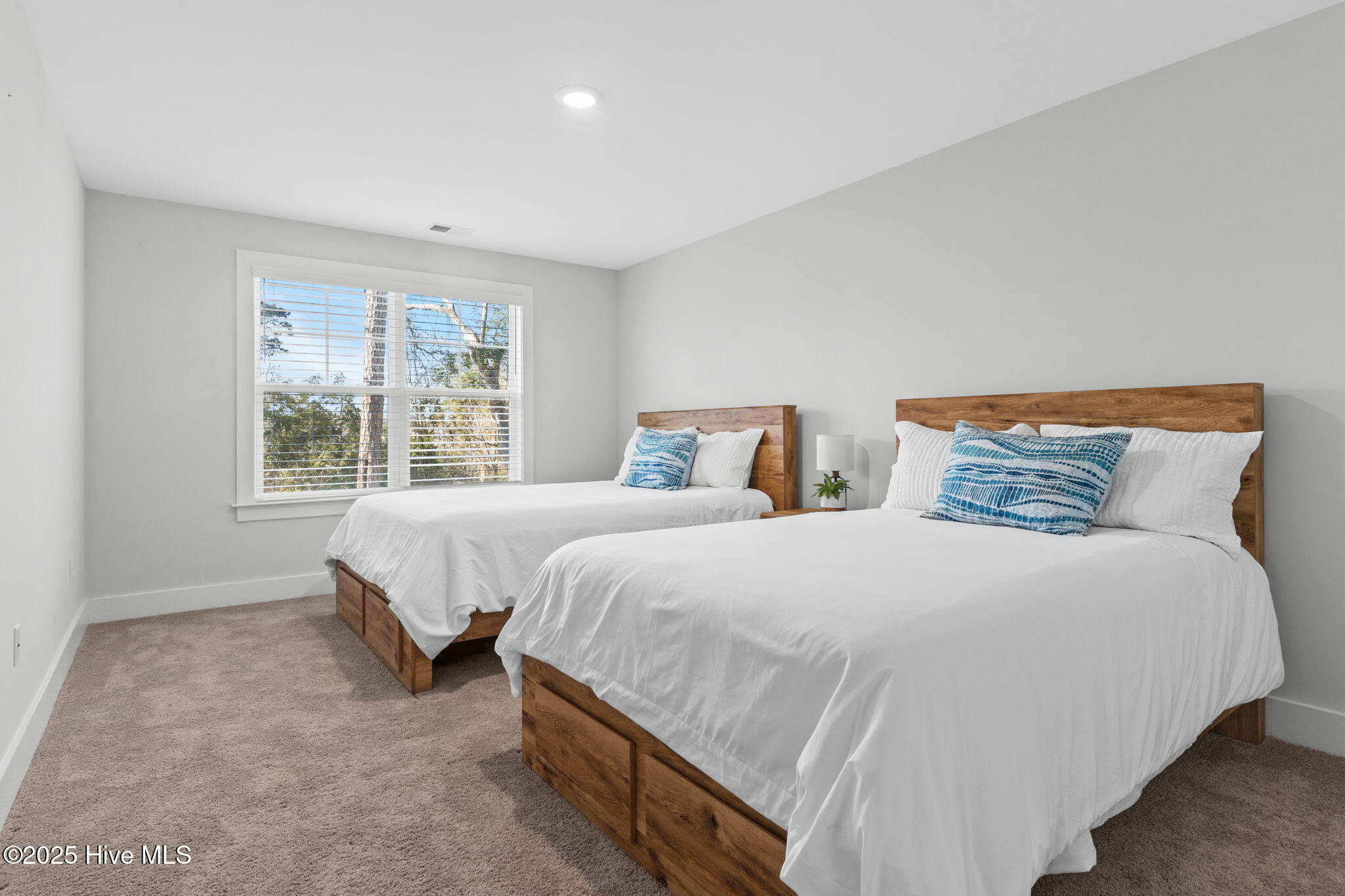 1163 N Caswell Avenue