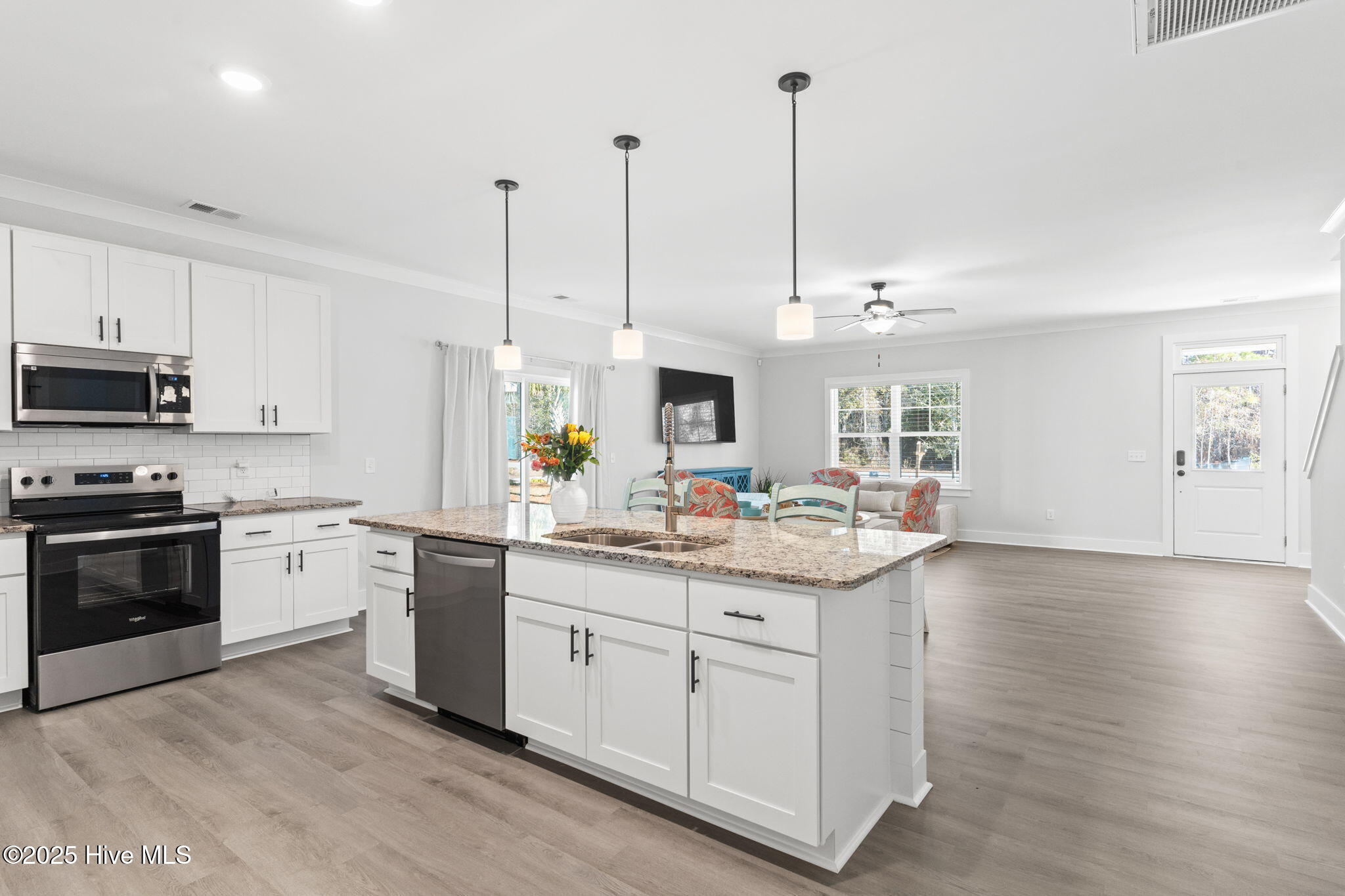 1163 N Caswell Avenue