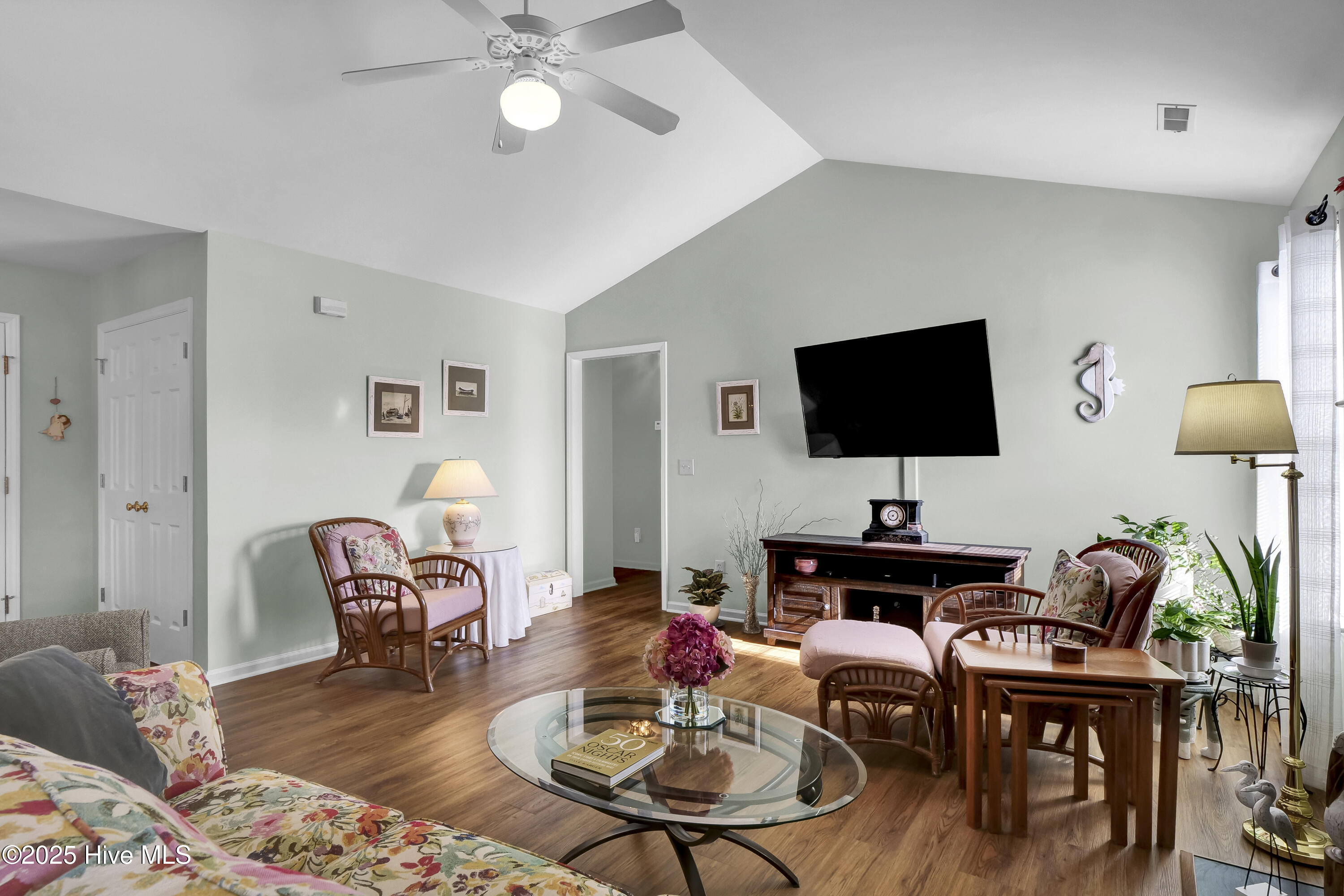 1606 Cotswald Court