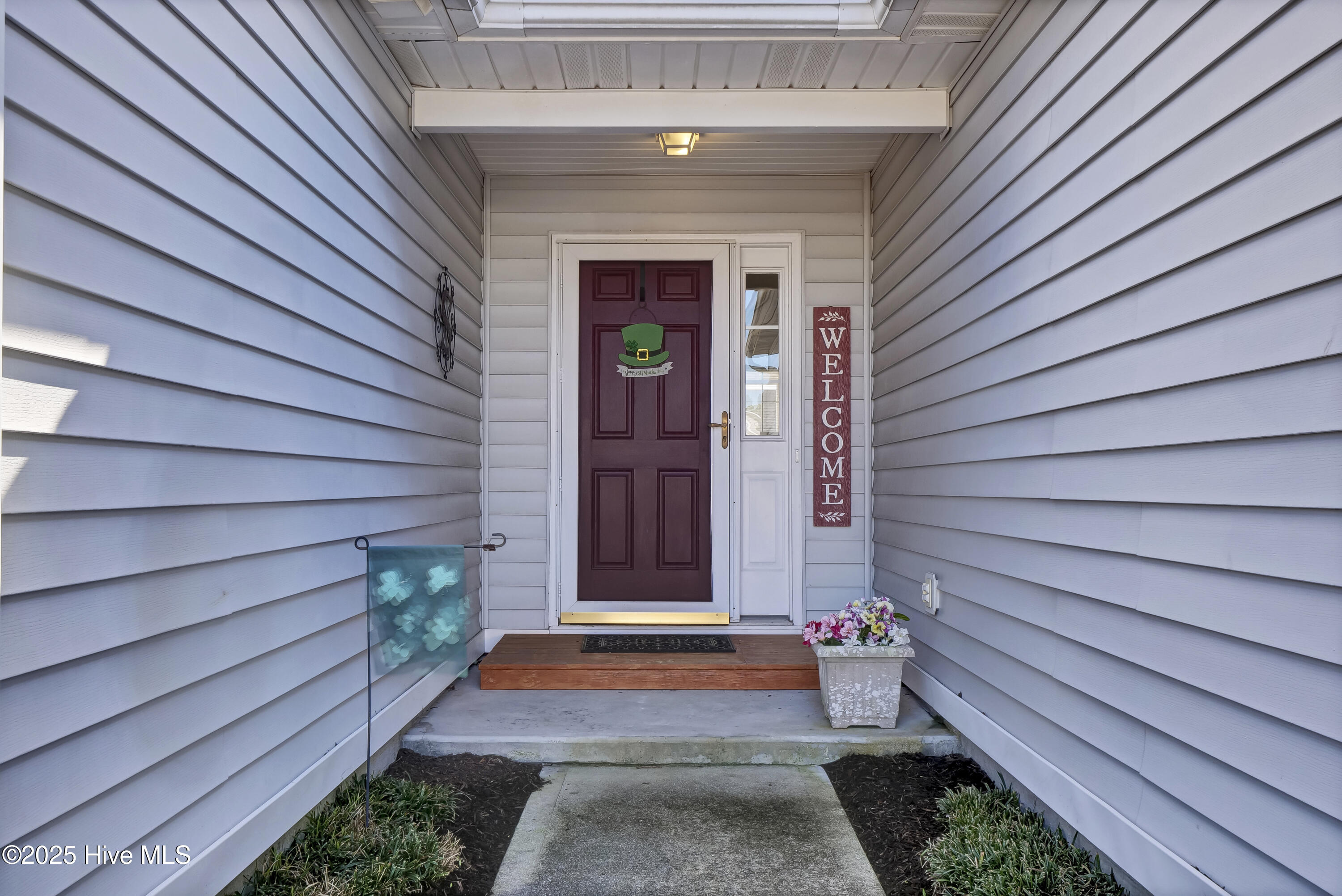 1606 Cotswald Court