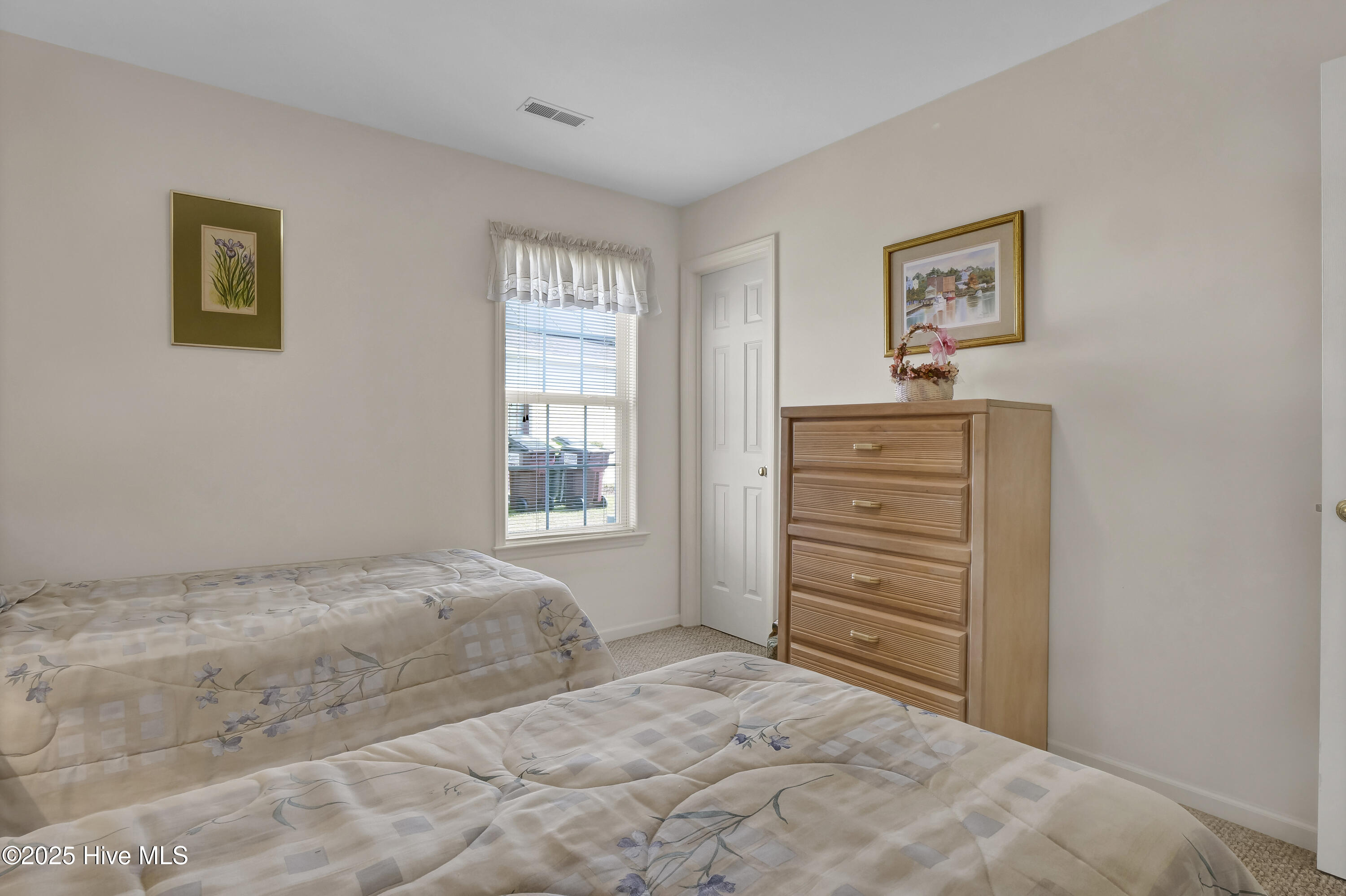 1606 Cotswald Court