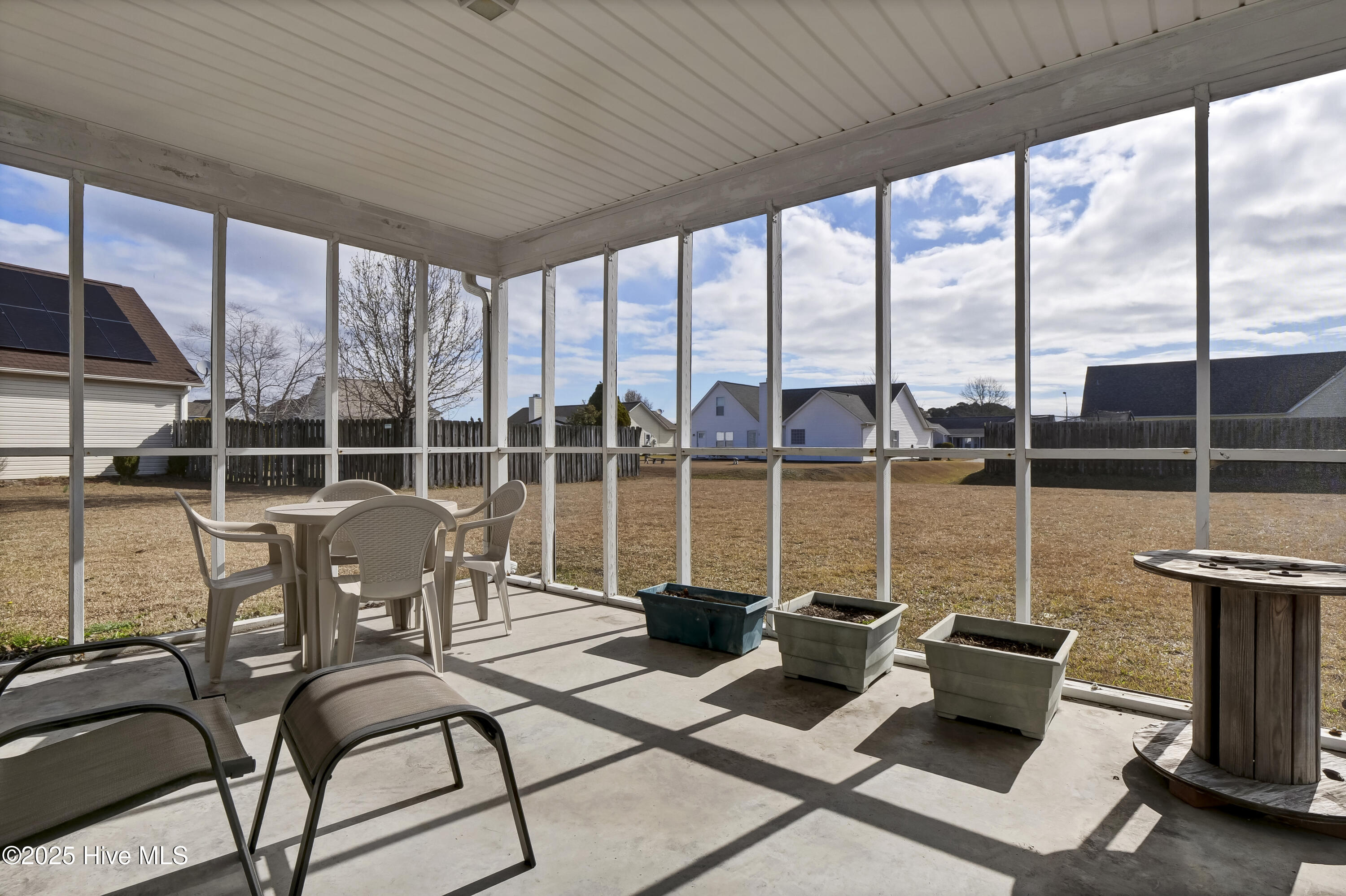 1606 Cotswald Court