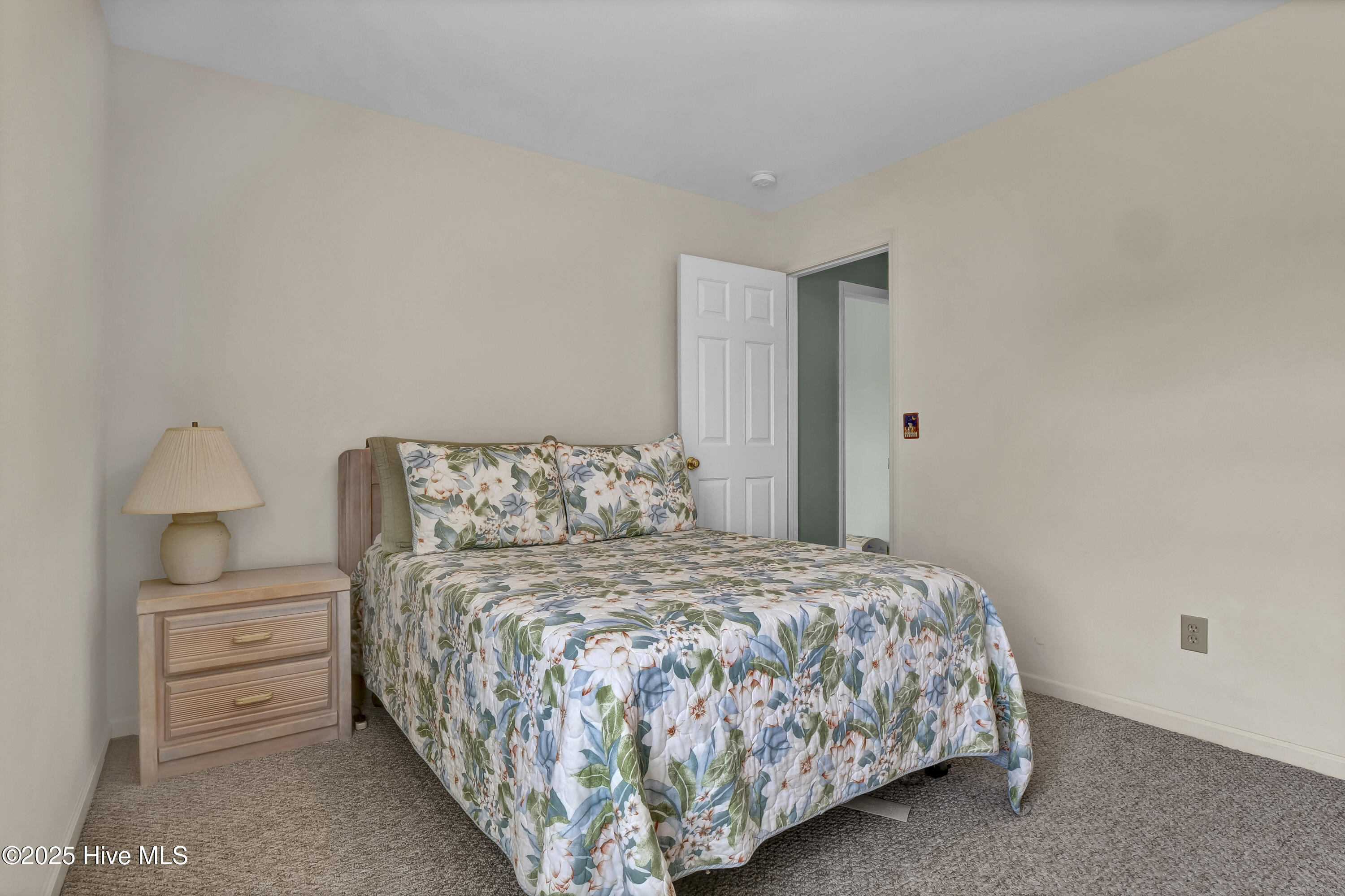 1606 Cotswald Court