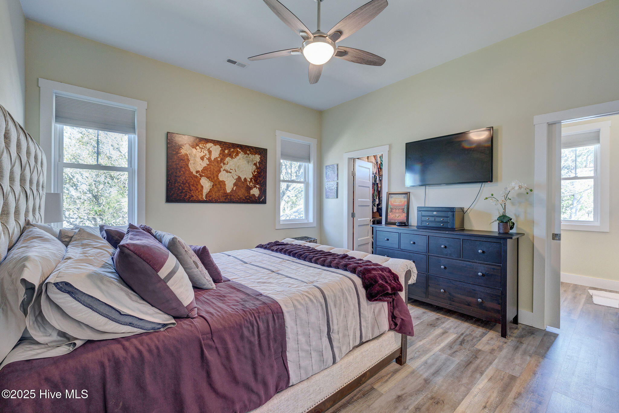 677 Saint Paul Drive SE