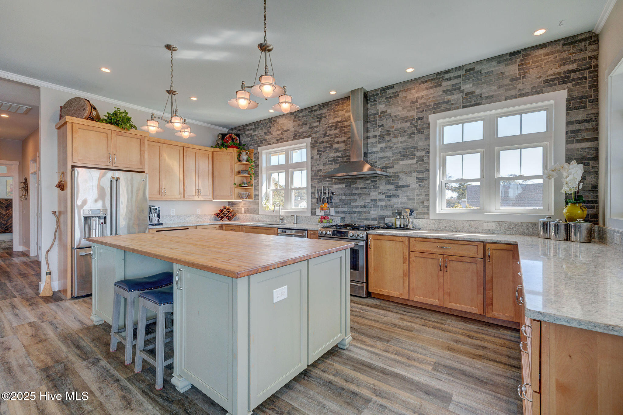 677 Saint Paul Drive SE