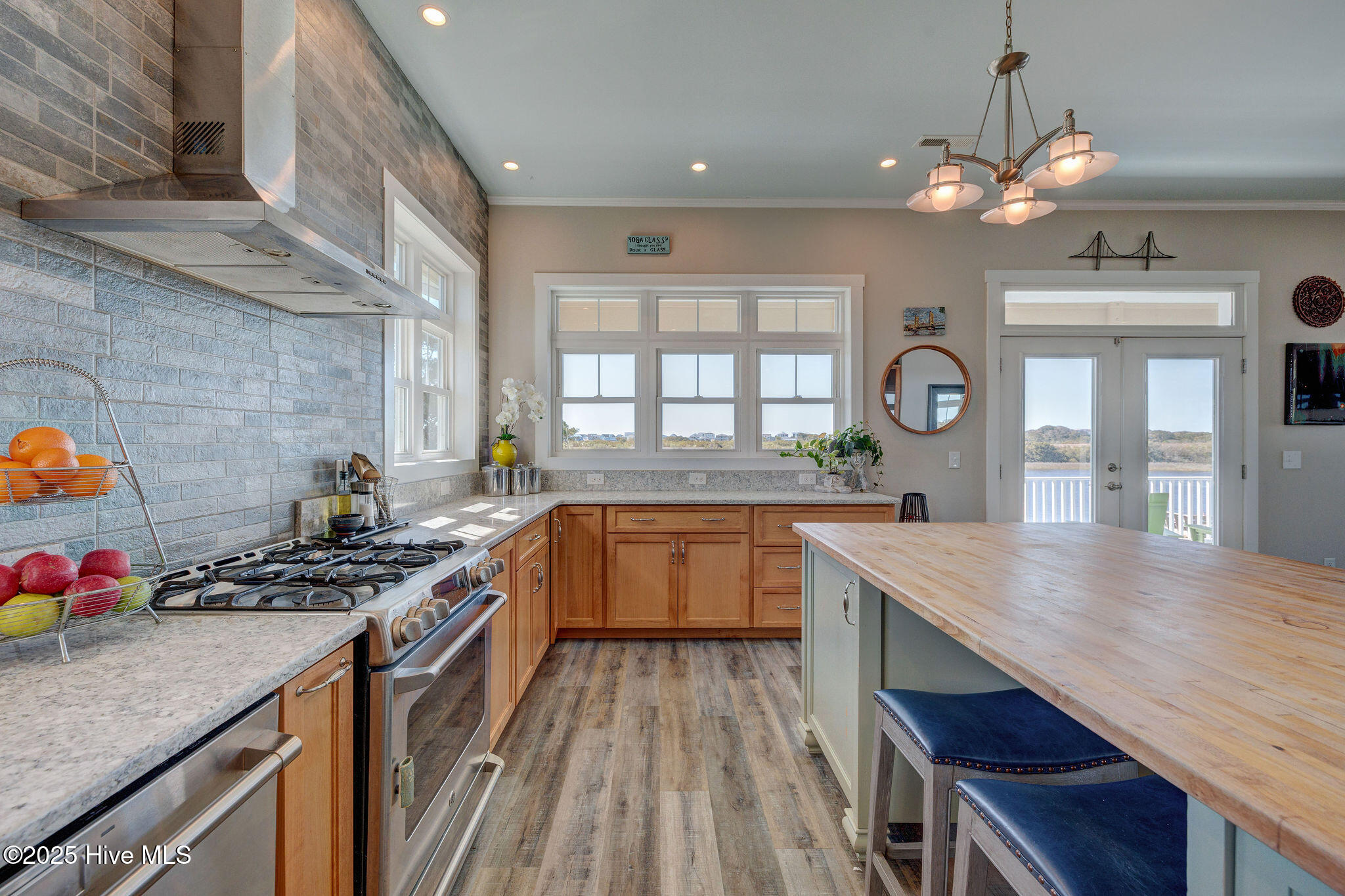 677 Saint Paul Drive SE