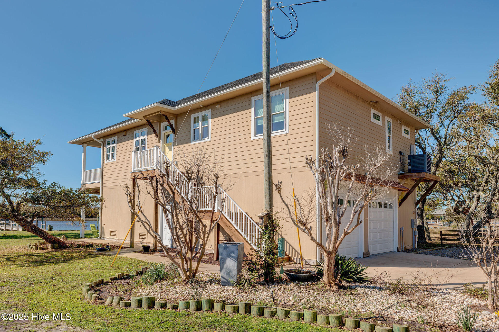 677 Saint Paul Drive SE