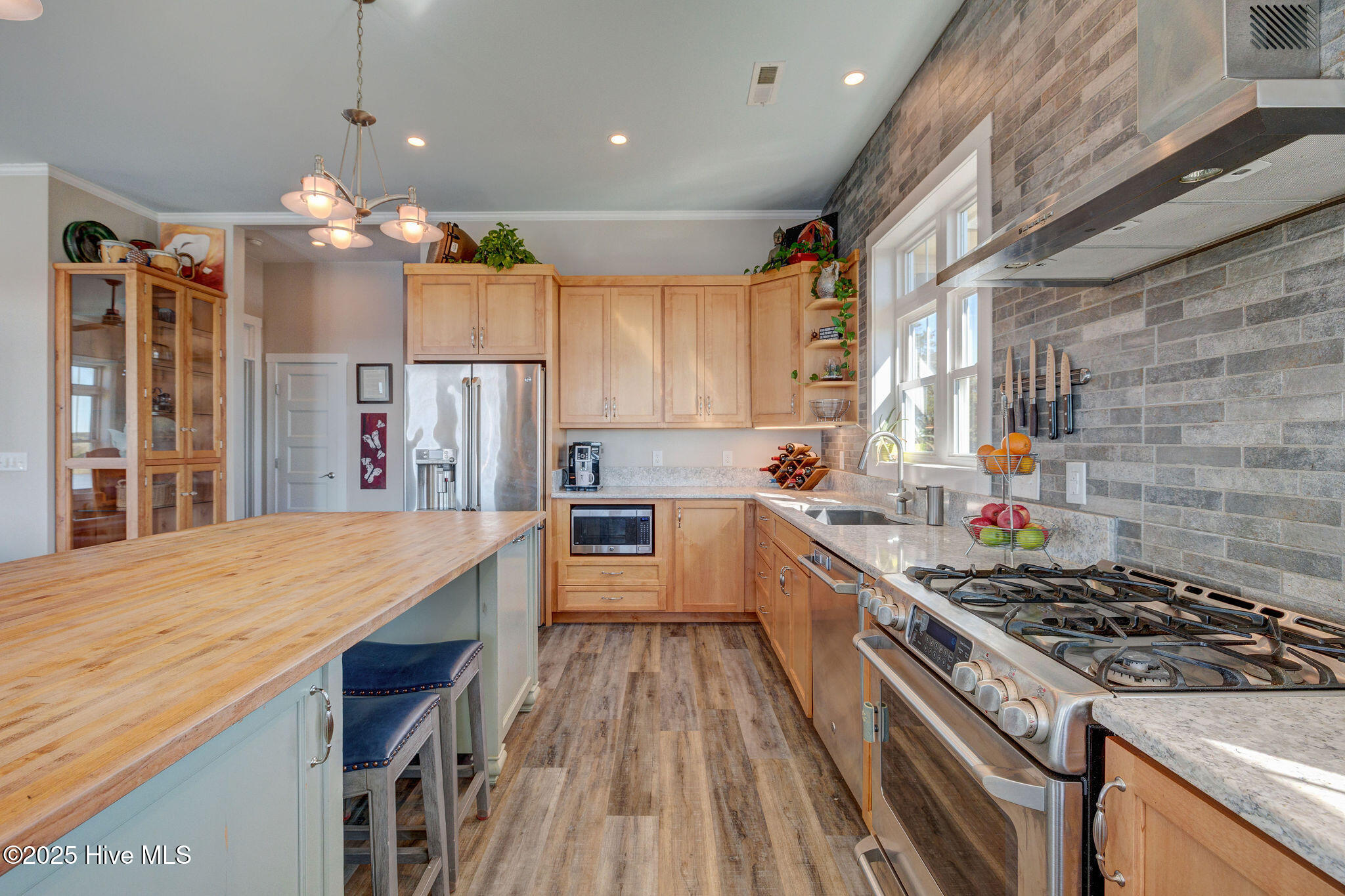 677 Saint Paul Drive SE