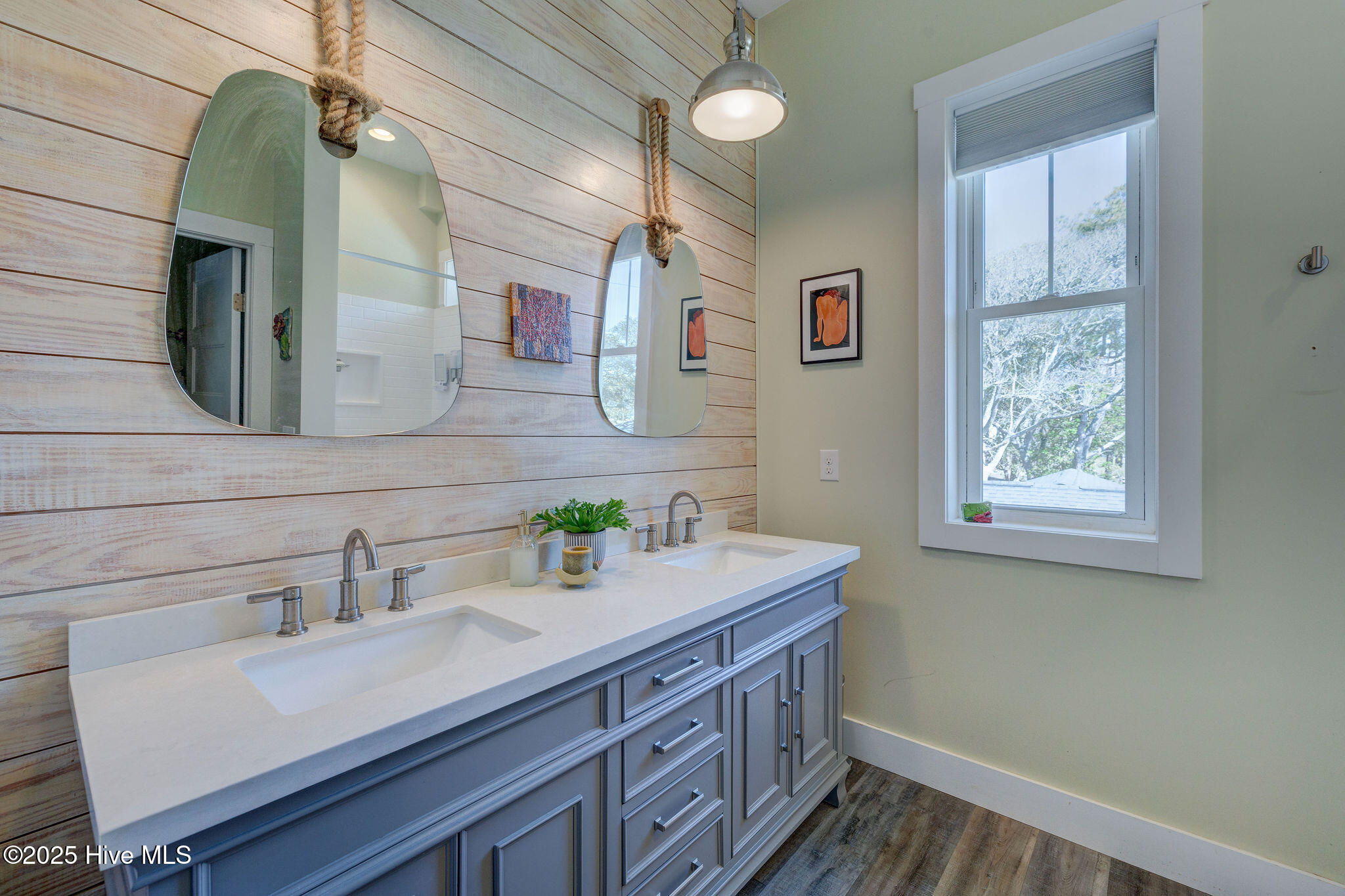 677 Saint Paul Drive SE