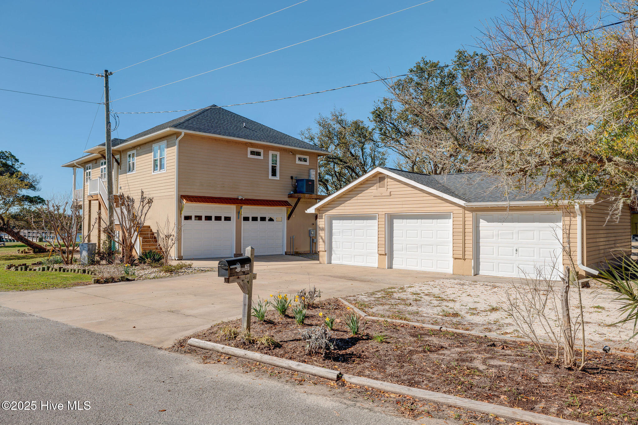 677 Saint Paul Drive SE