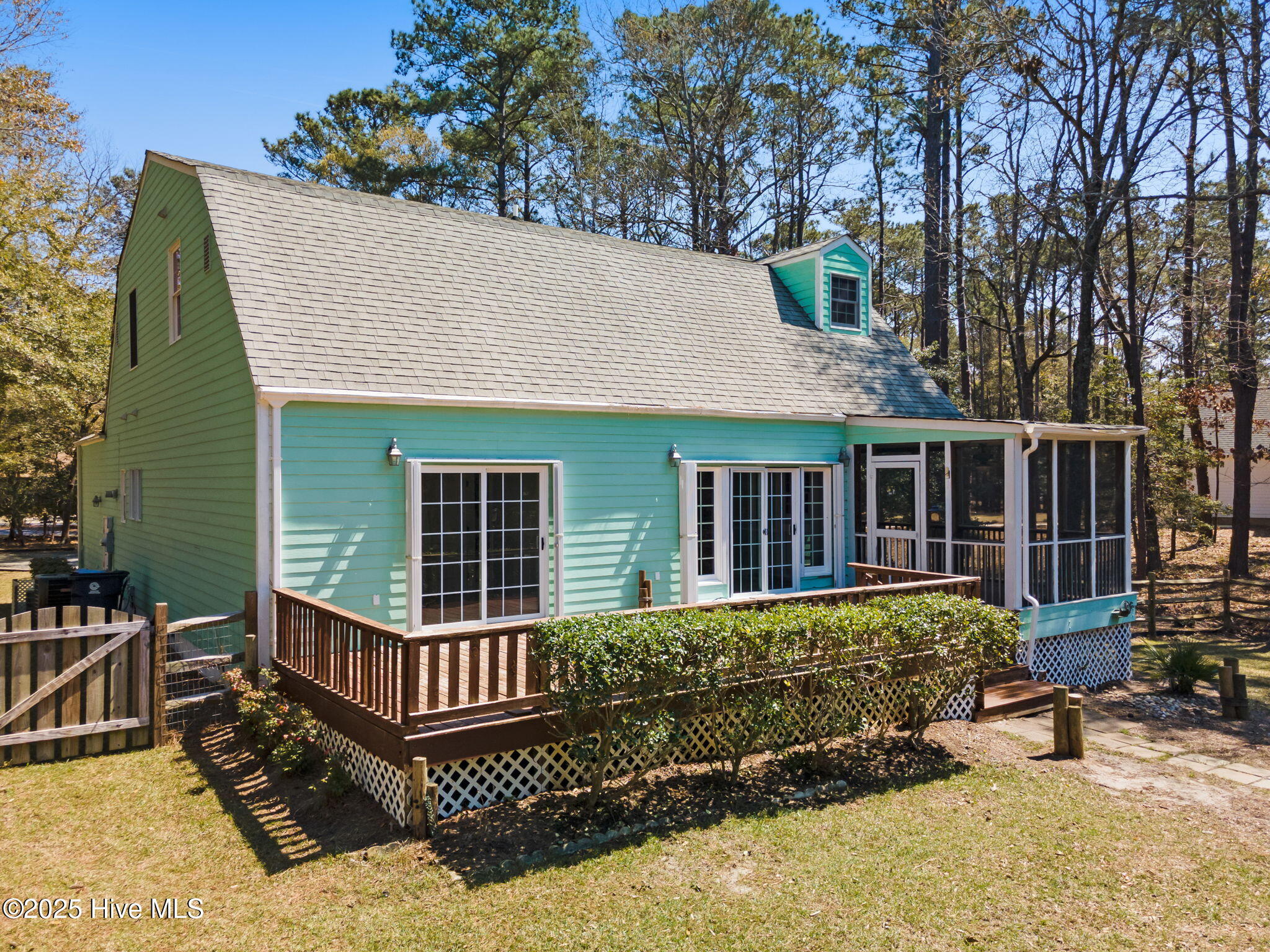 3181 Island Drive SE