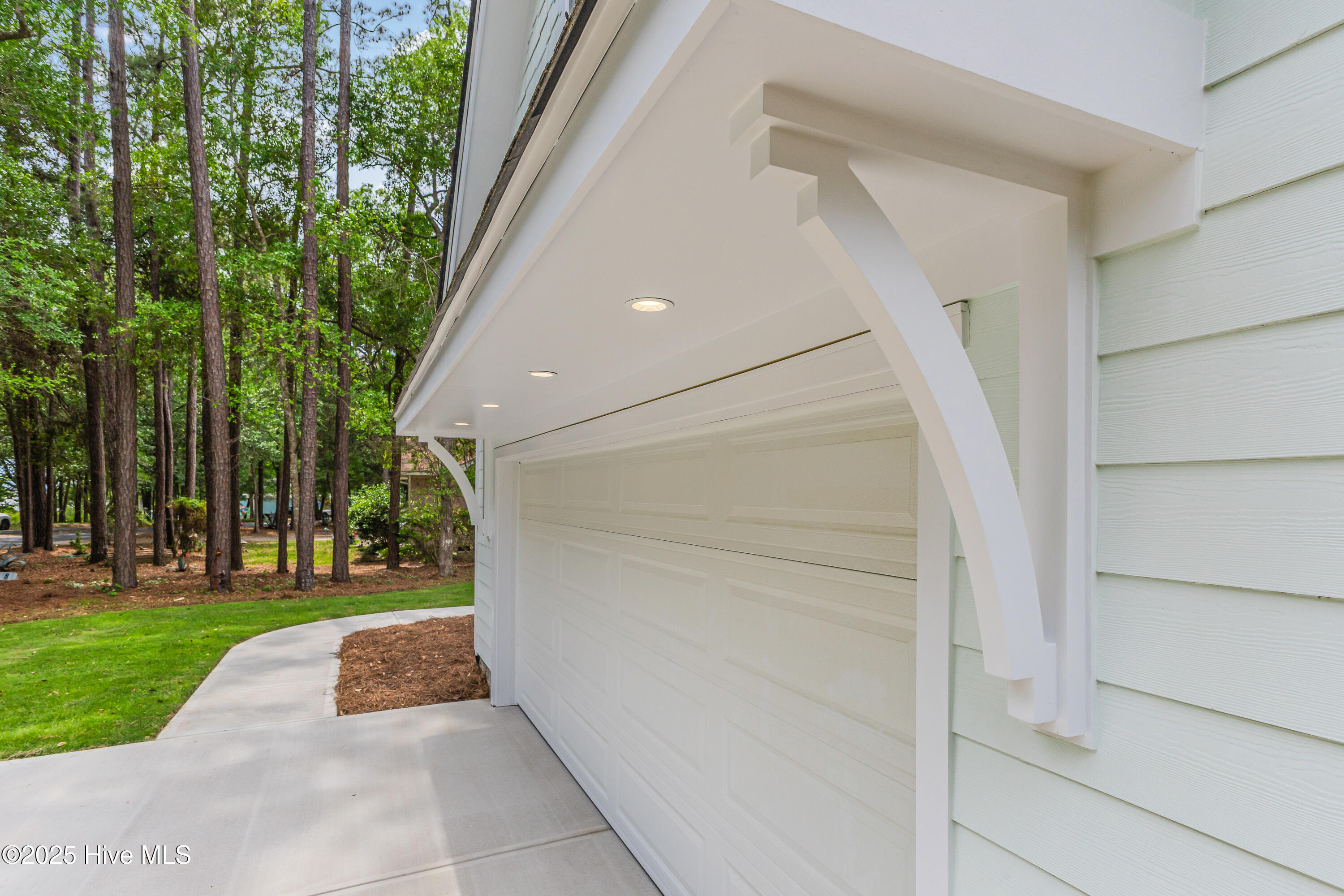 676 Folly Drive SE, Bolivia