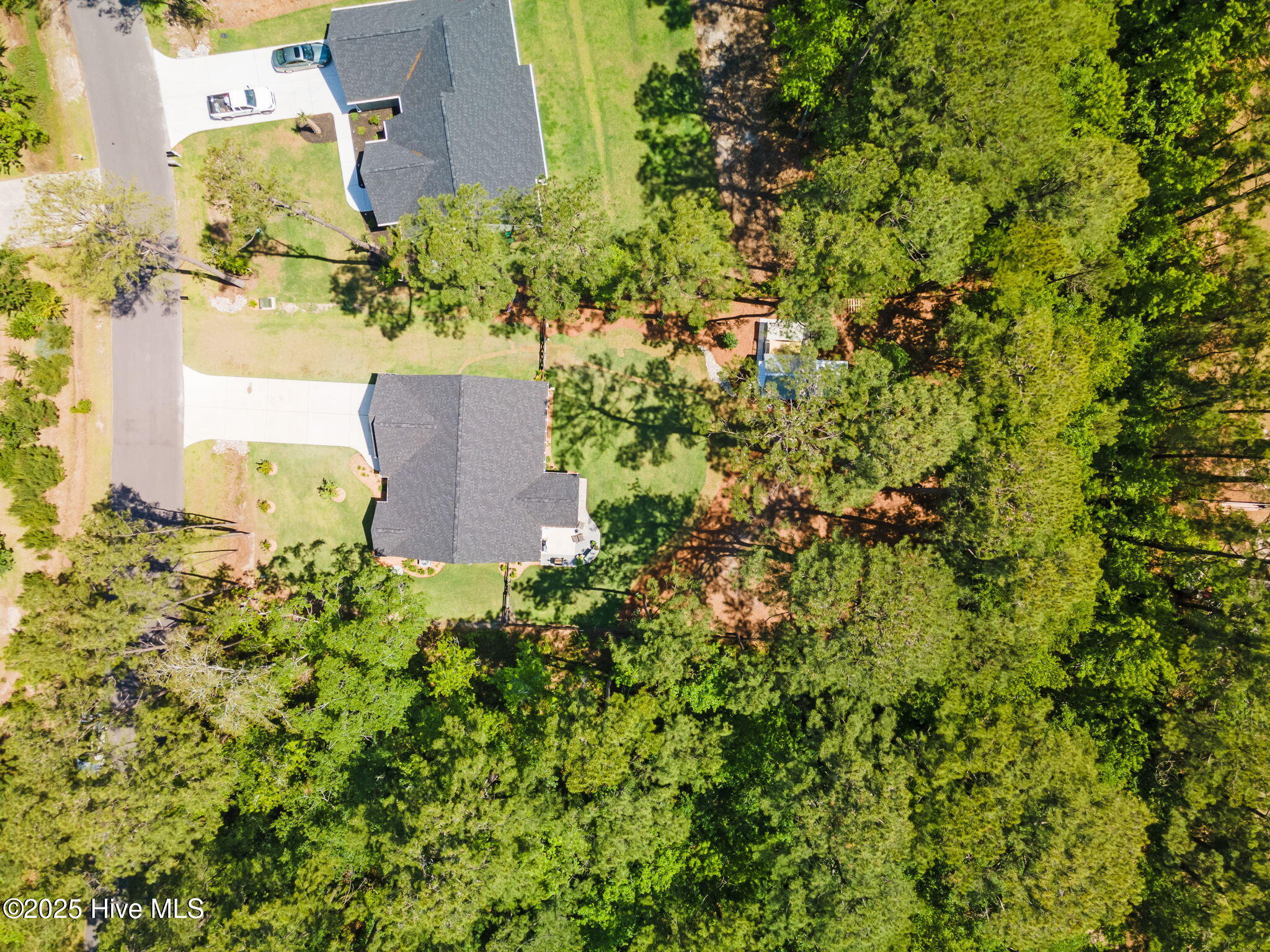 589 Boundaryline Drive NW