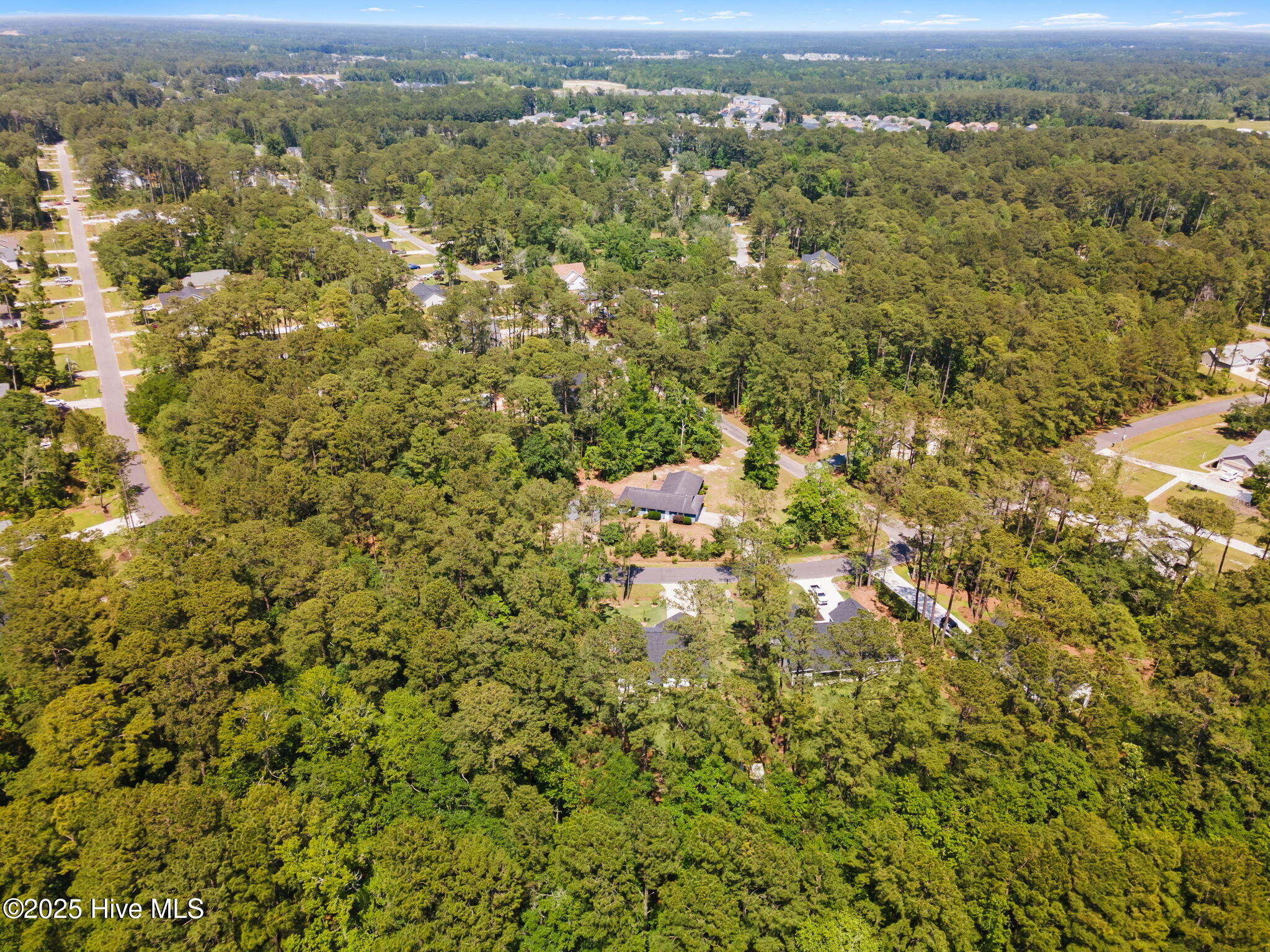 589 Boundaryline Drive NW