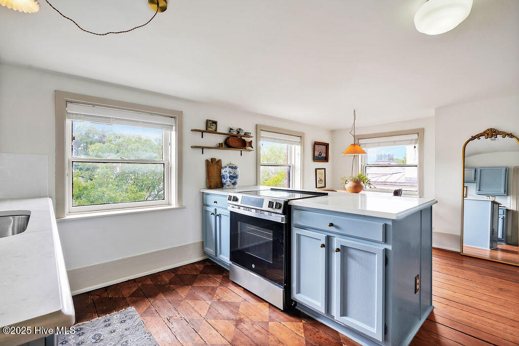 416 S Front Street, 6