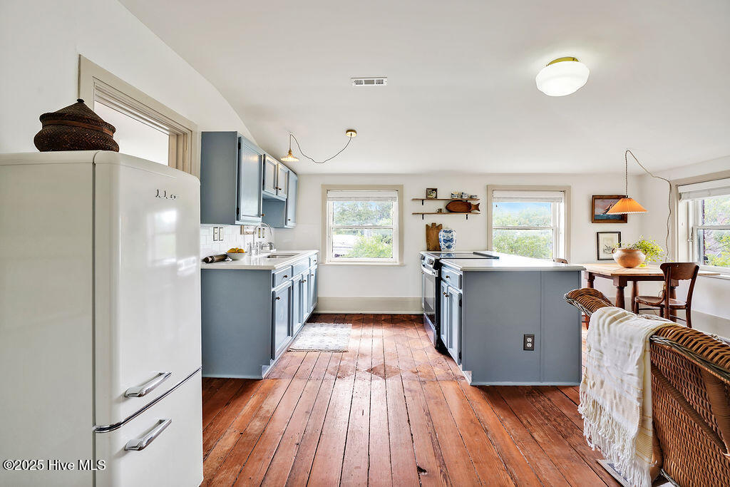 416 S Front Street, 6