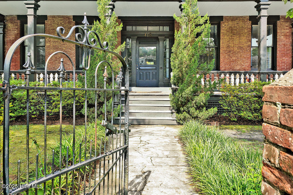 416 S Front Street, 6