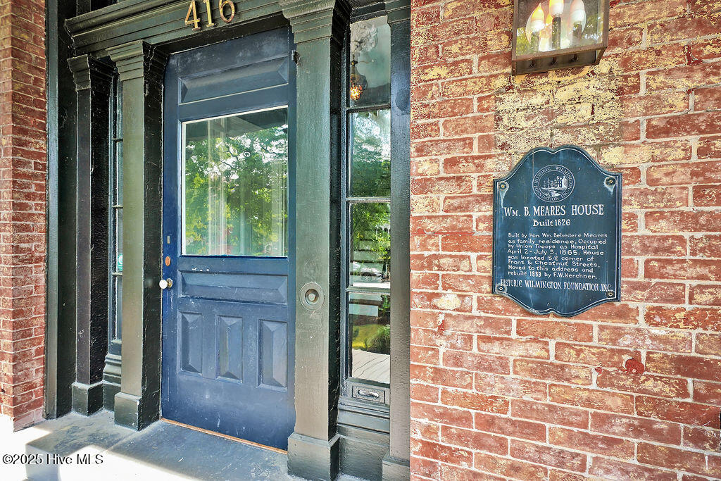 416 S Front Street, 6