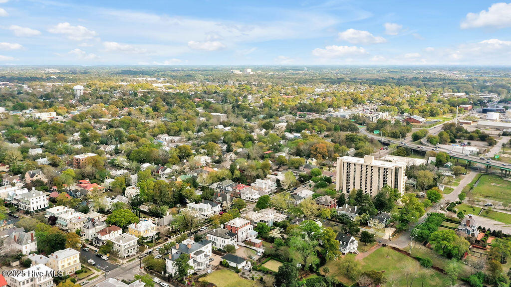 416 S Front Street, 6