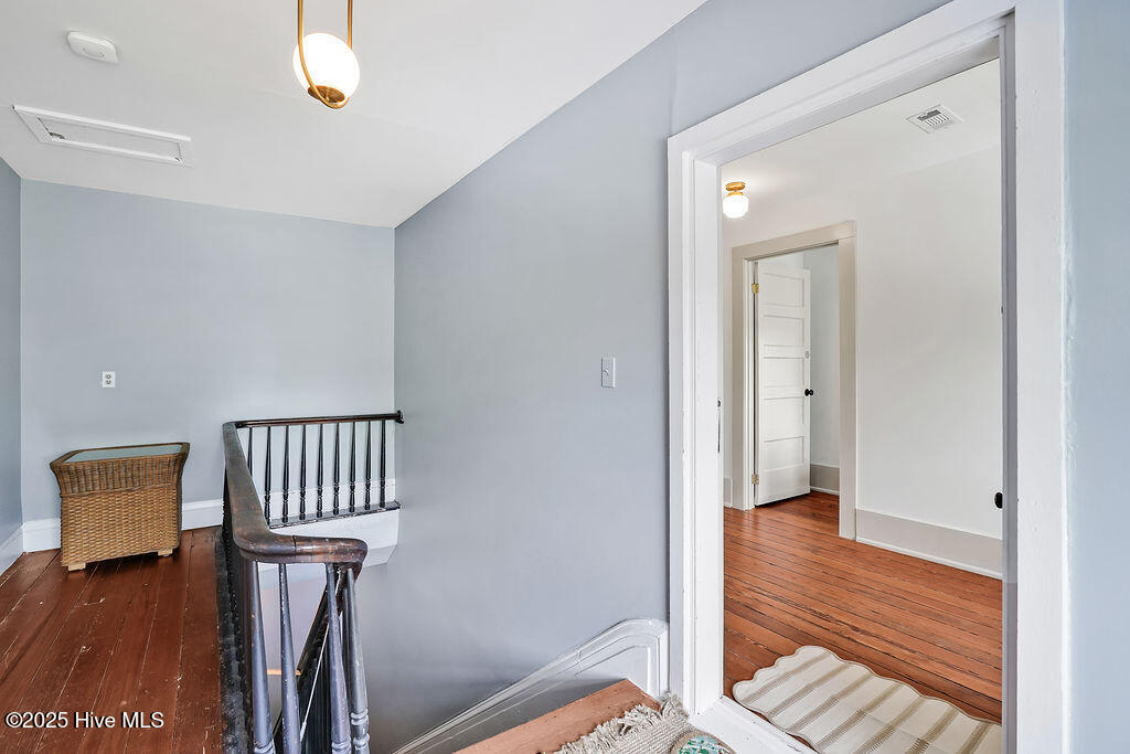 416 S Front Street, 6