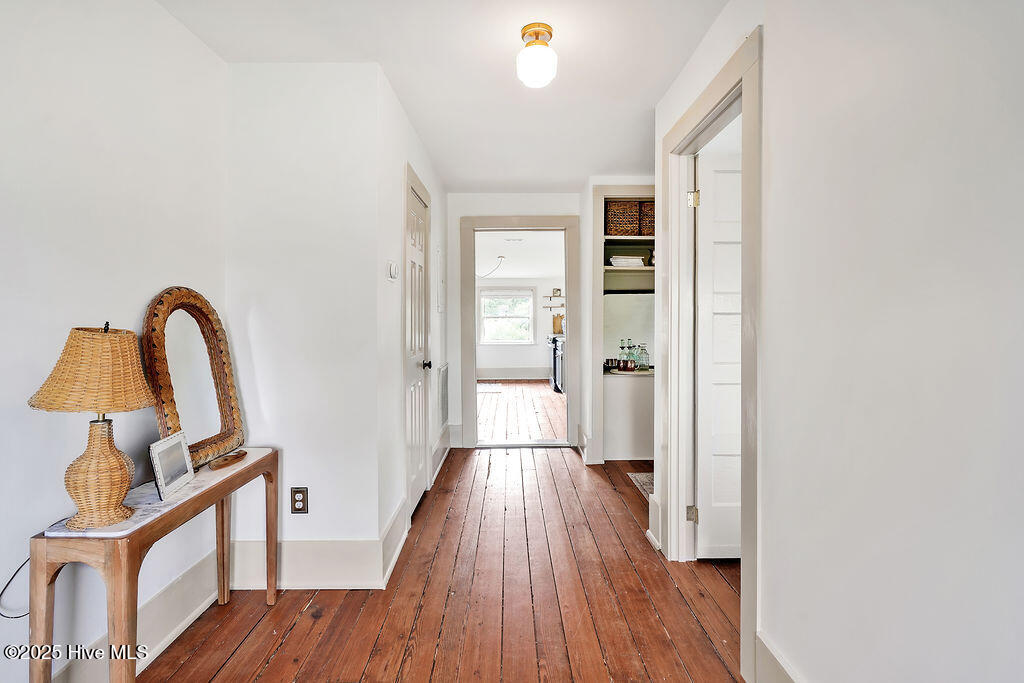 416 S Front Street, 6