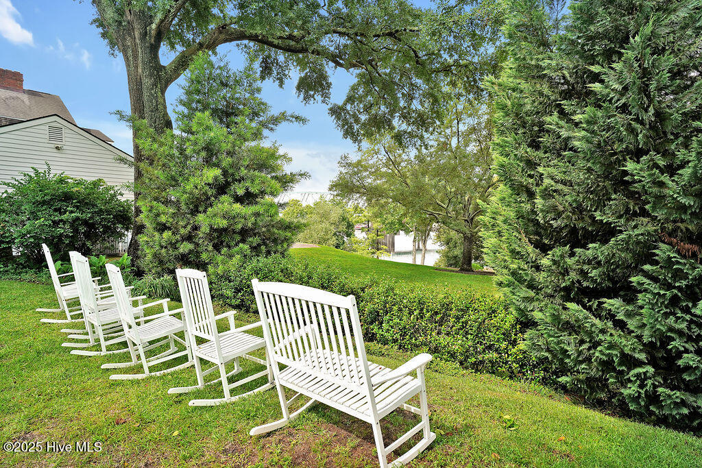 416 S Front Street, 6