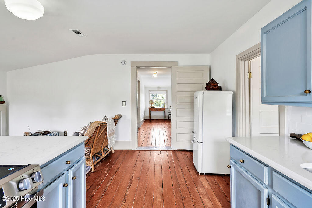 416 S Front Street, 6