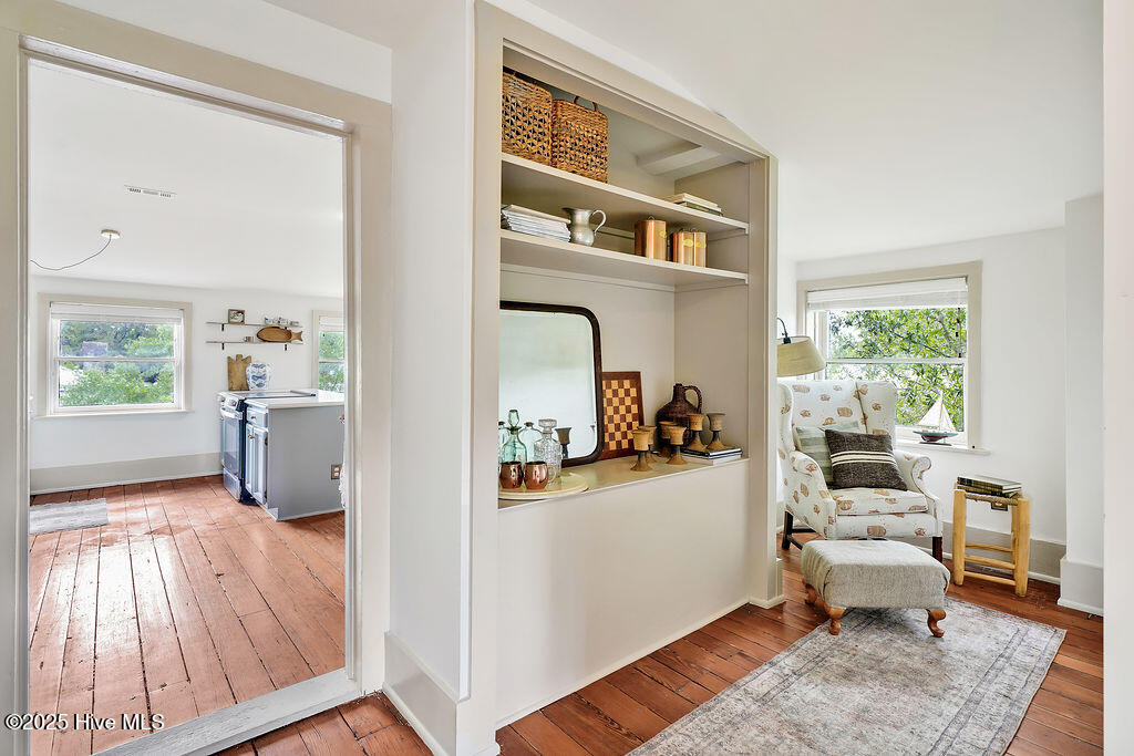 416 S Front Street, 6