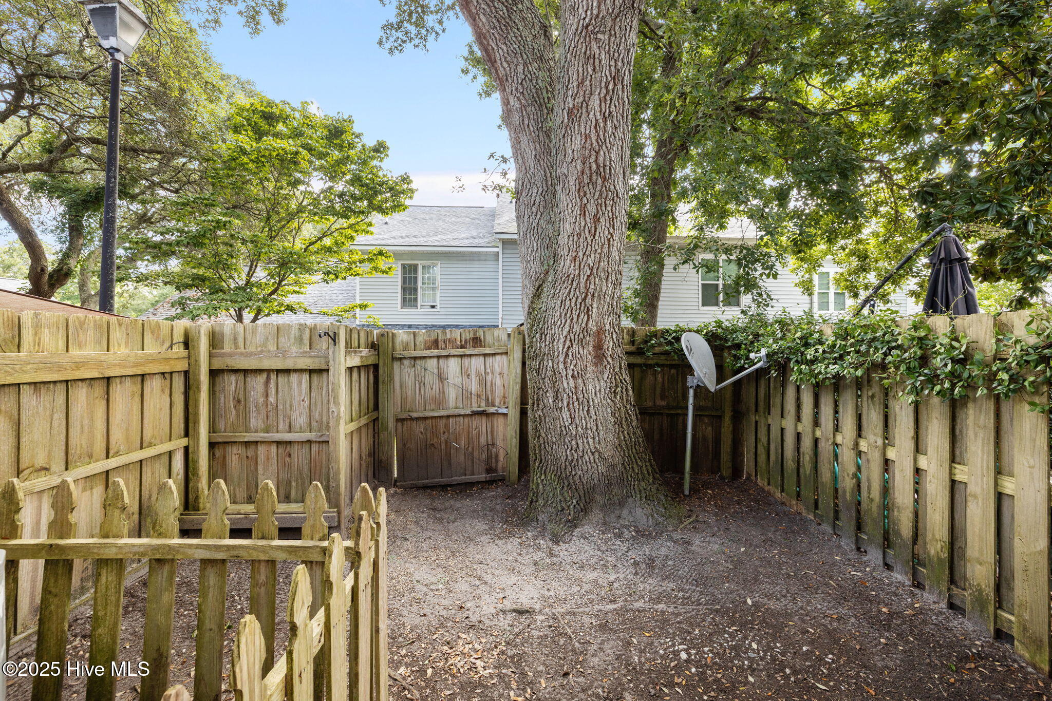 3200 Crystal Oaks Lane