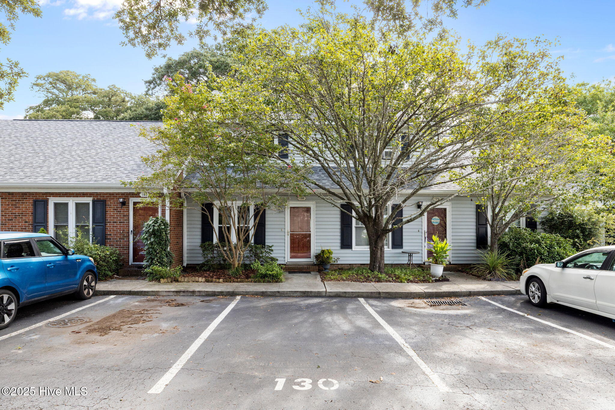 3200 Crystal Oaks Lane