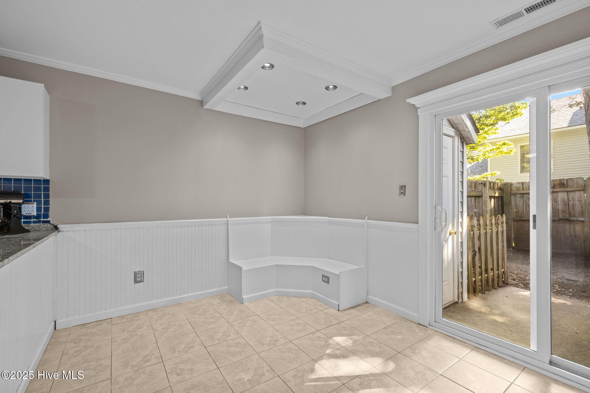 3200 Crystal Oaks Lane