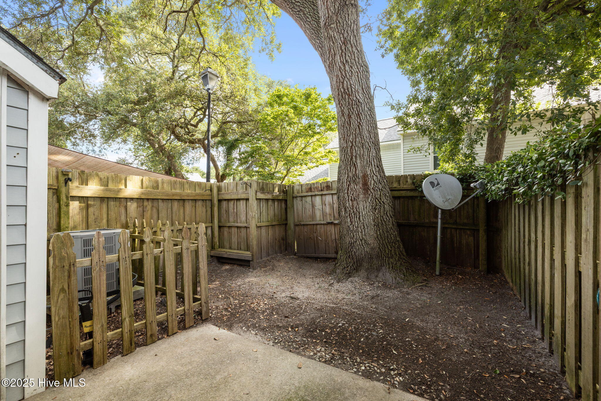 3200 Crystal Oaks Lane