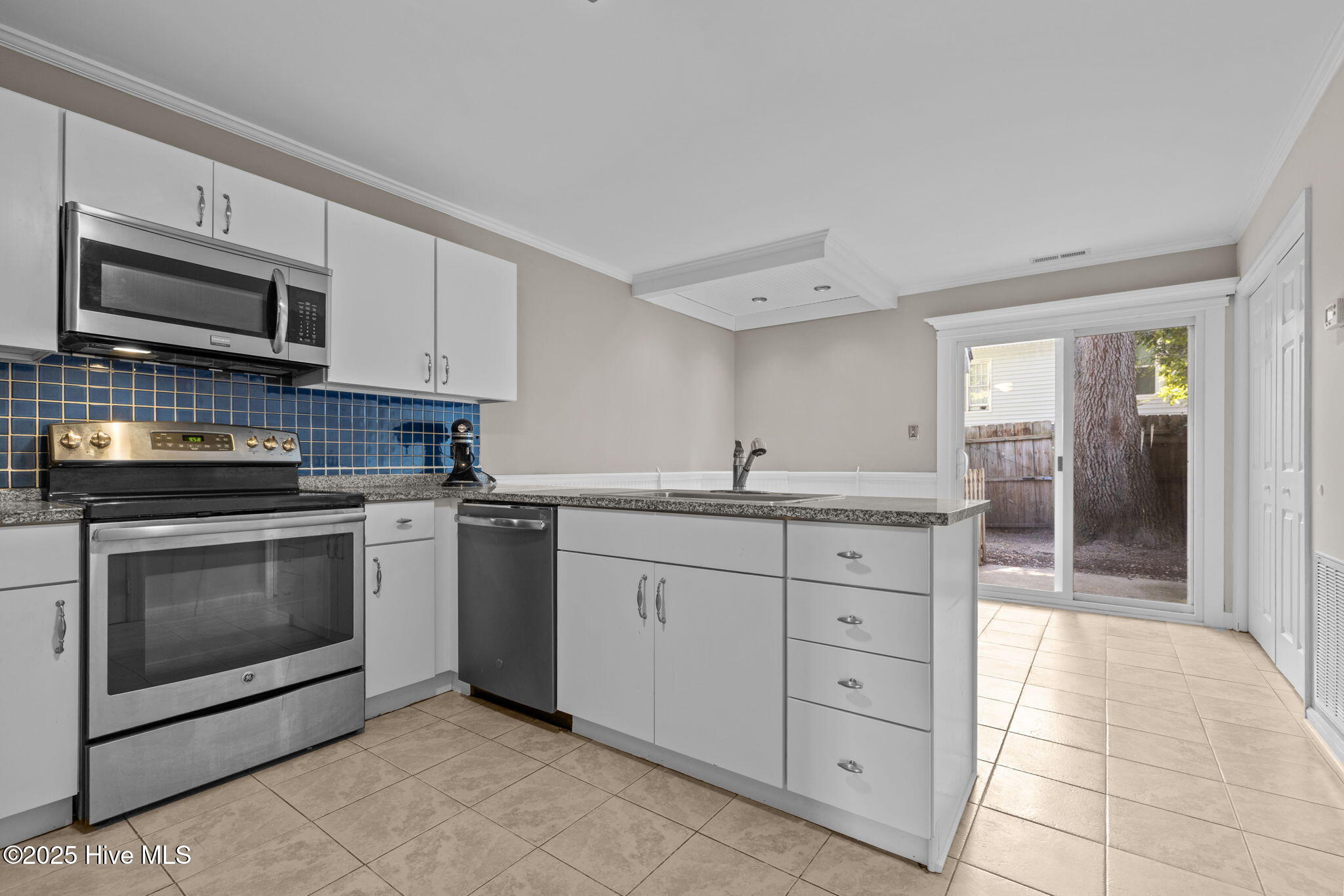 3200 Crystal Oaks Lane