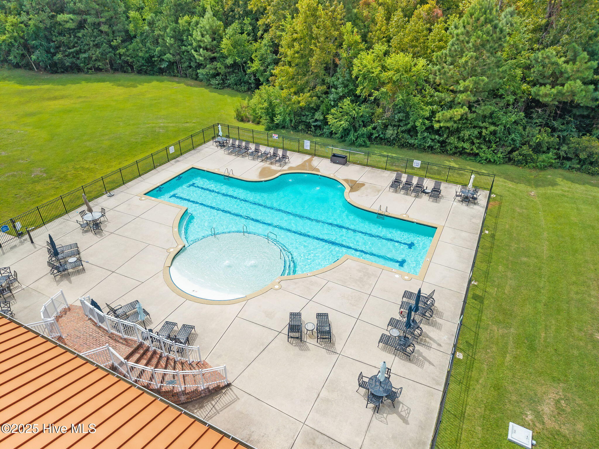 135 135 Hydrangea Lane