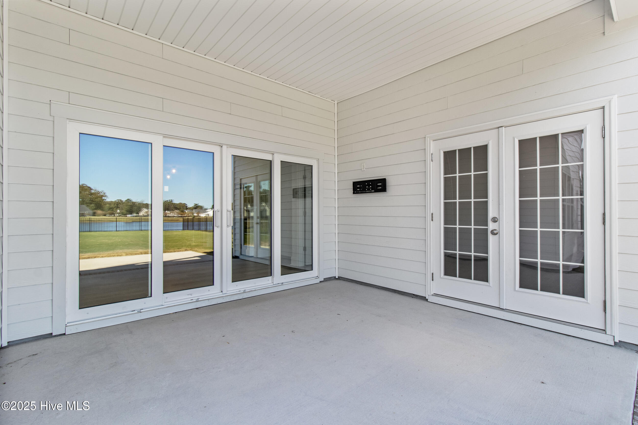 215 Hanover Lakes Drive