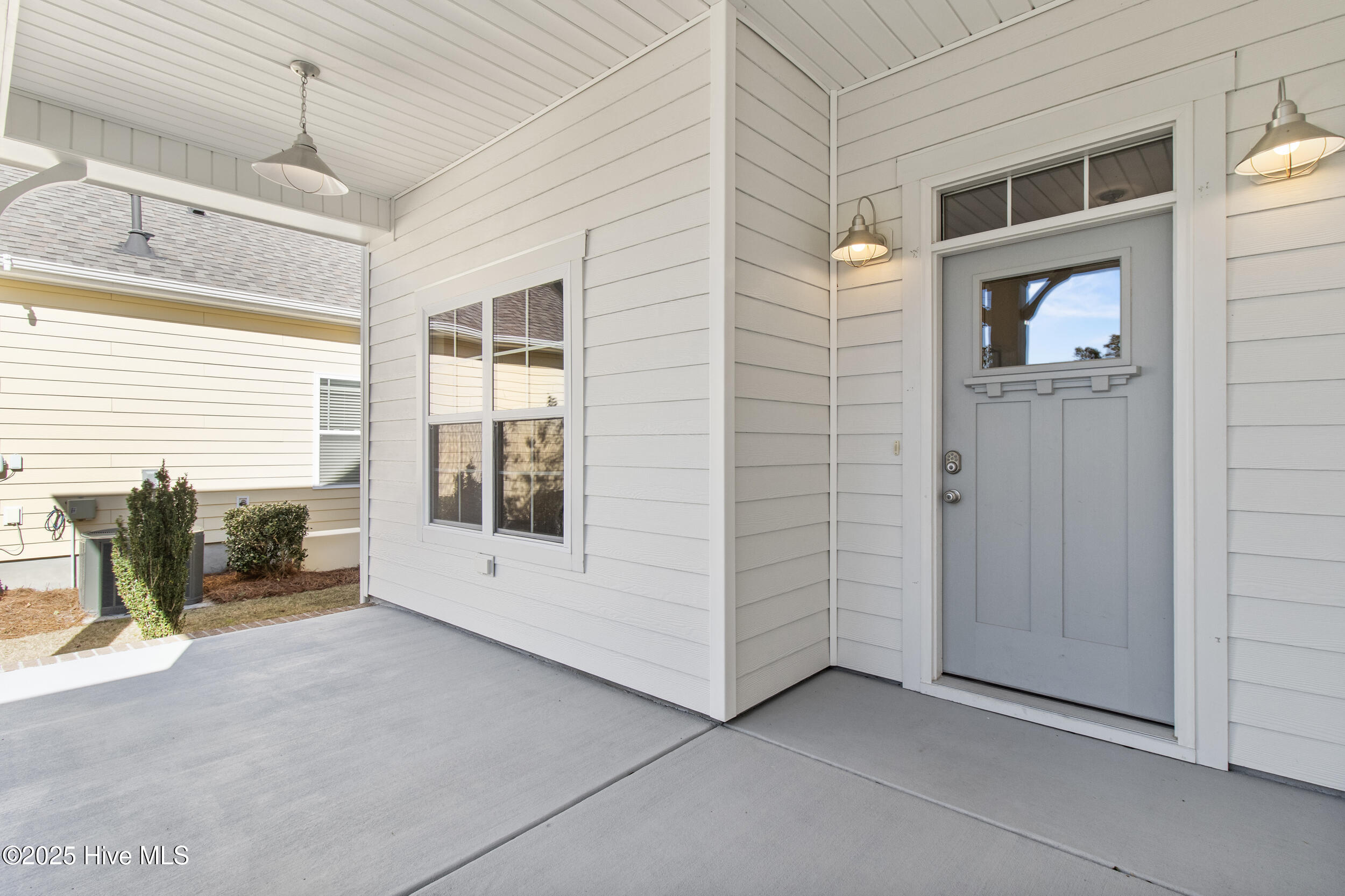 215 Hanover Lakes Drive