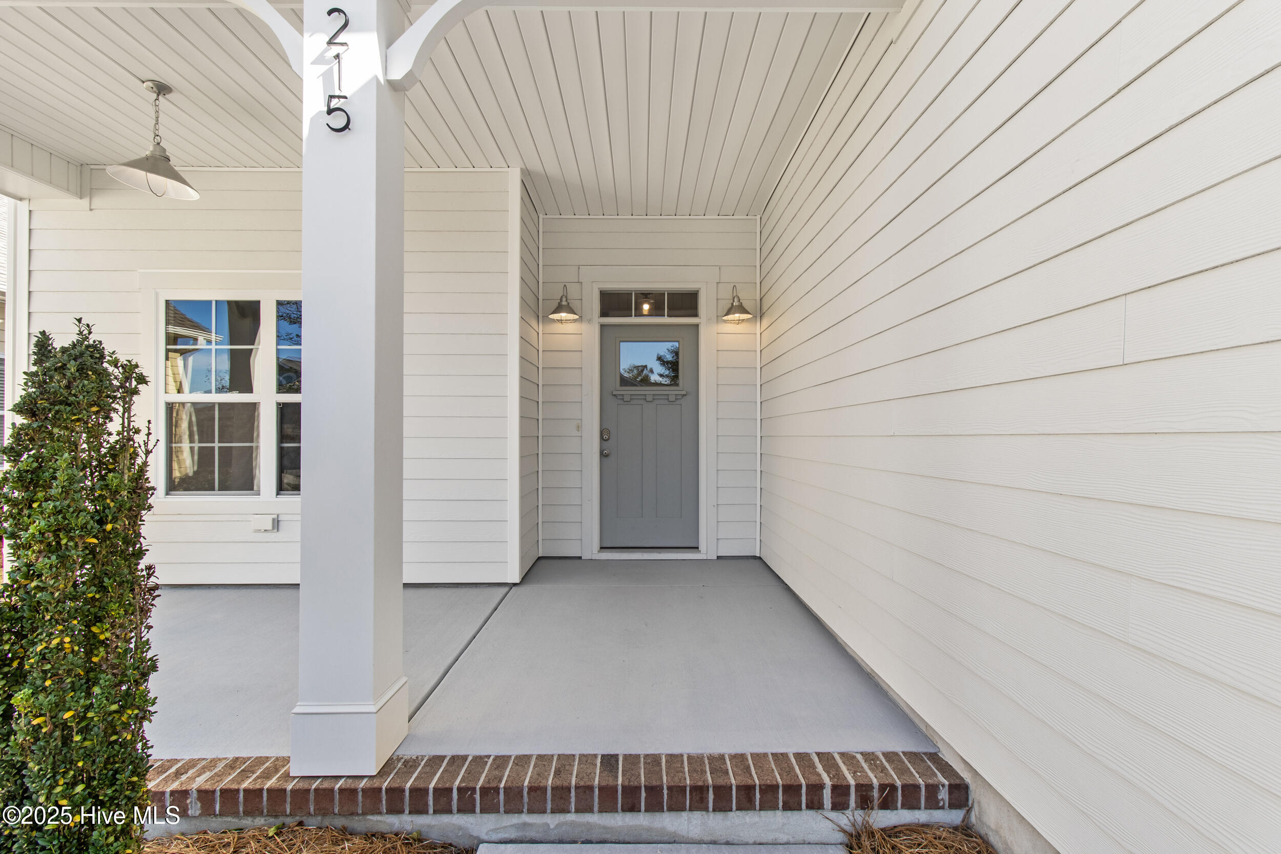 215 Hanover Lakes Drive