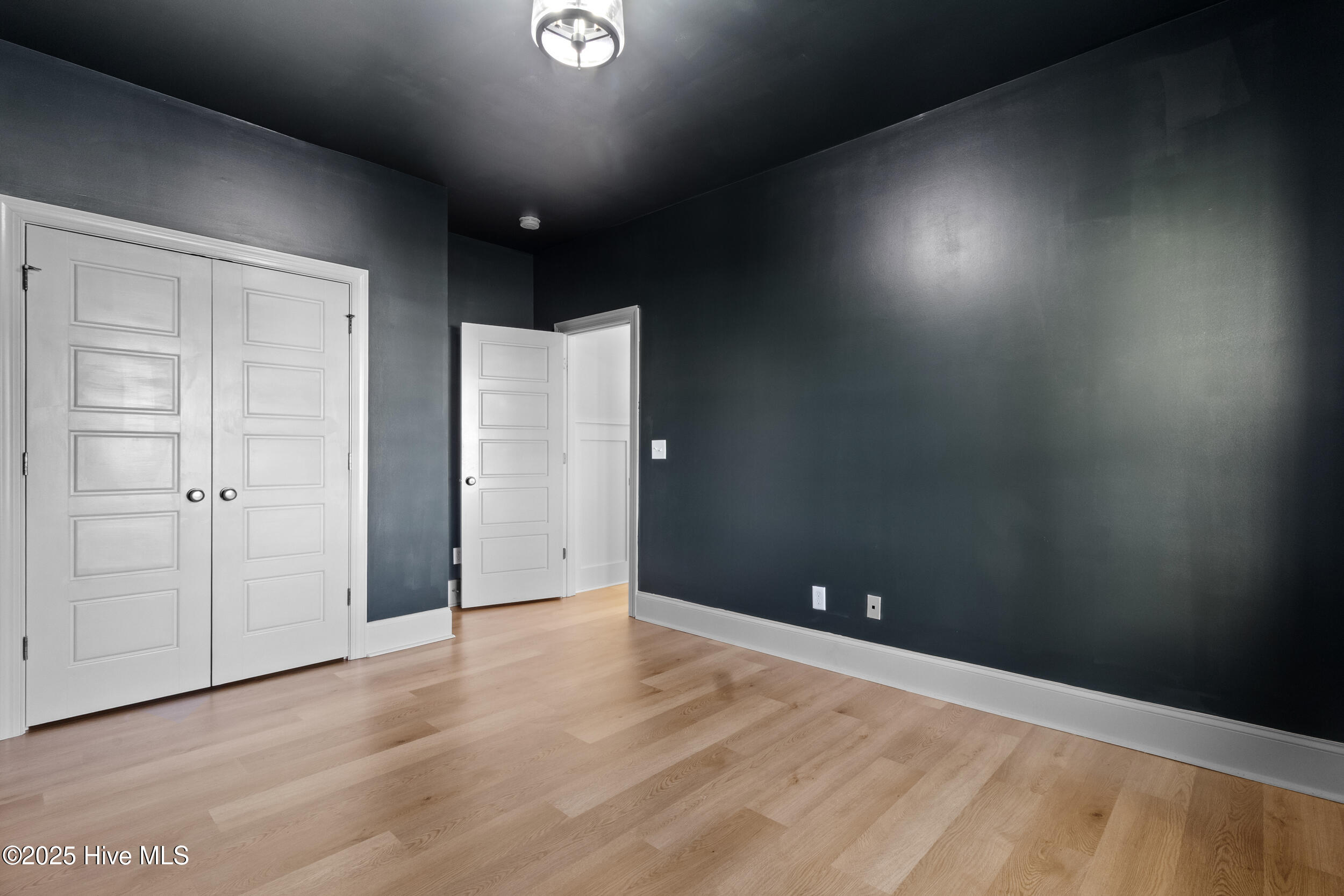 215 Hanover Lakes Drive
