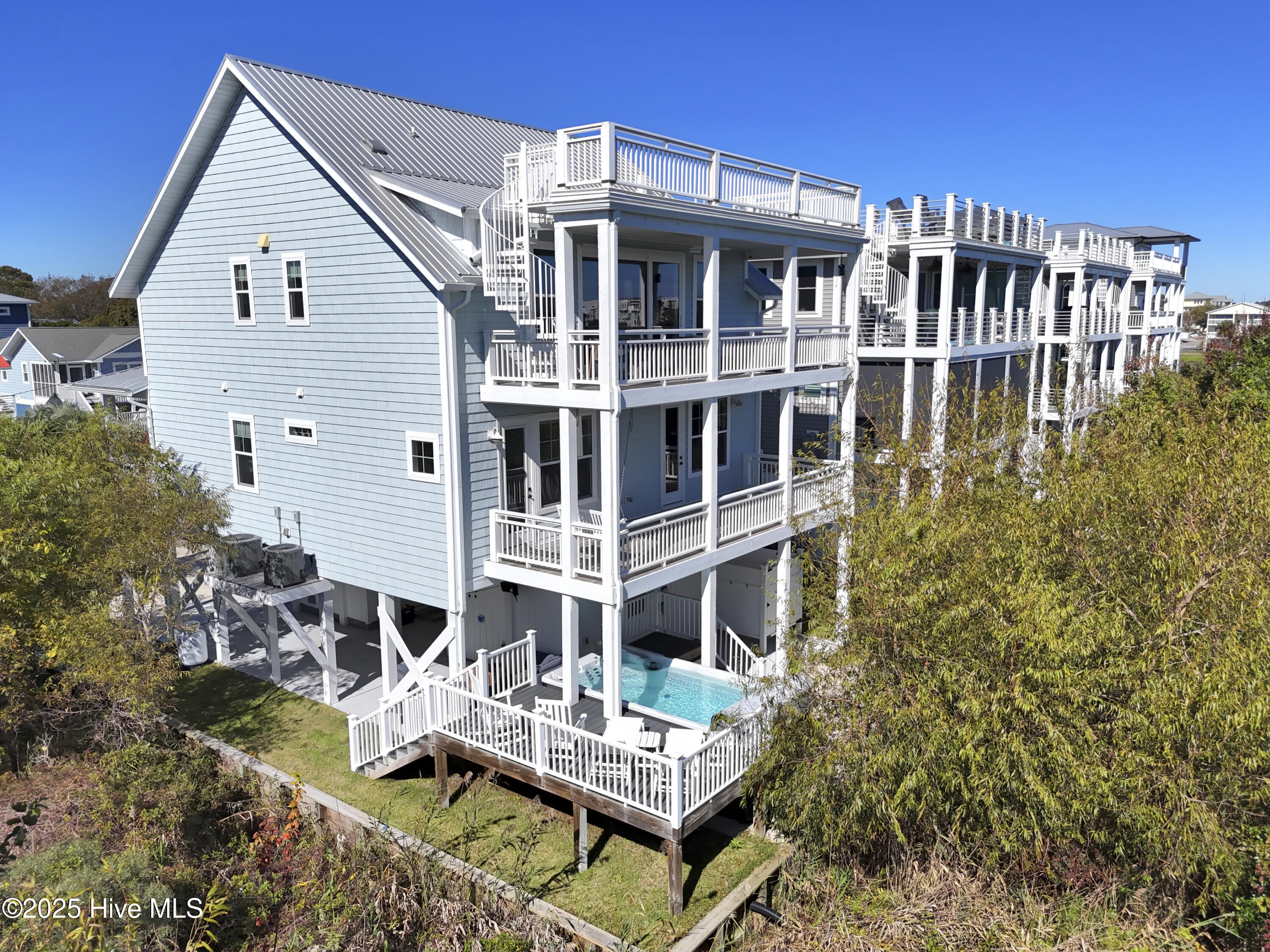 611 Third Street S