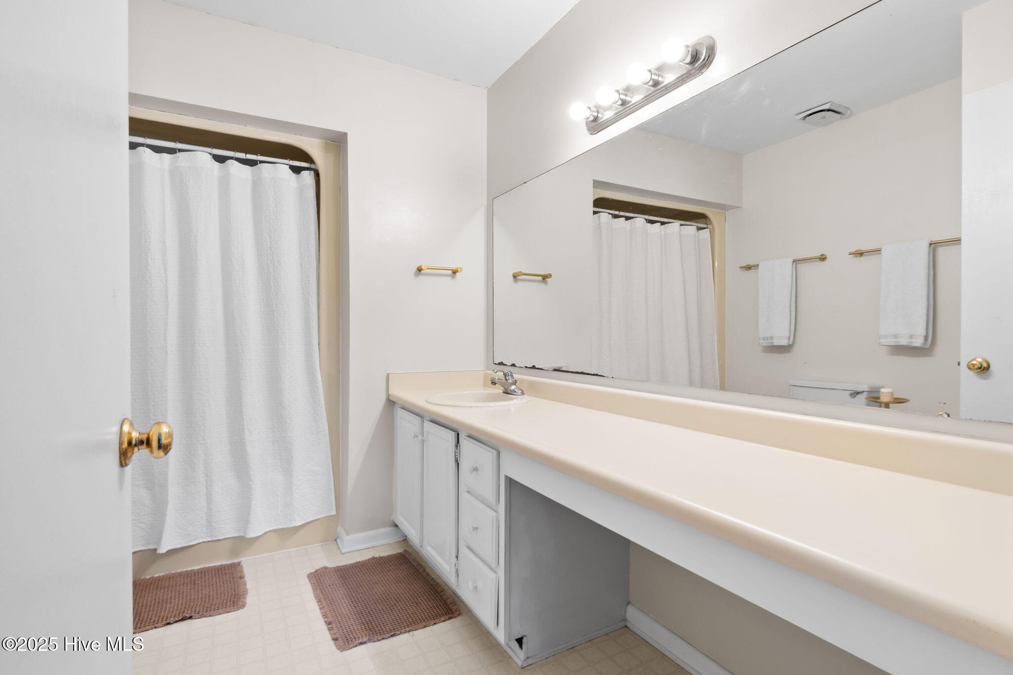 1800 Eastwood Road 230