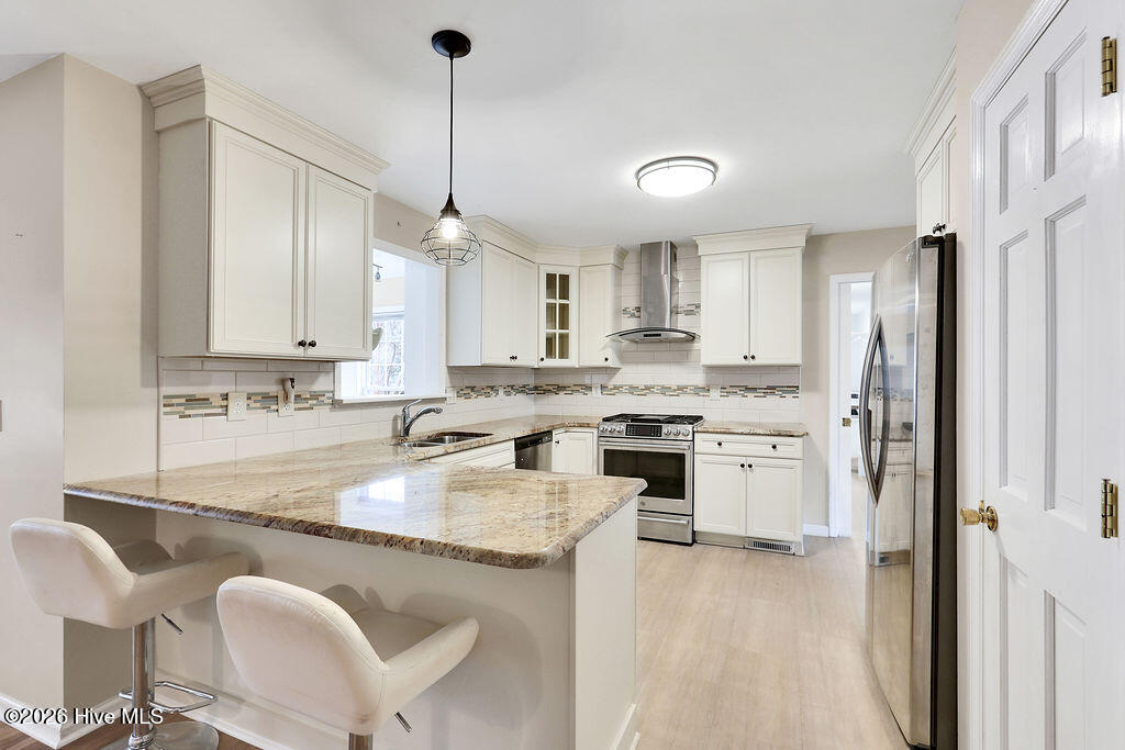 24 Queens Grant Circle SW