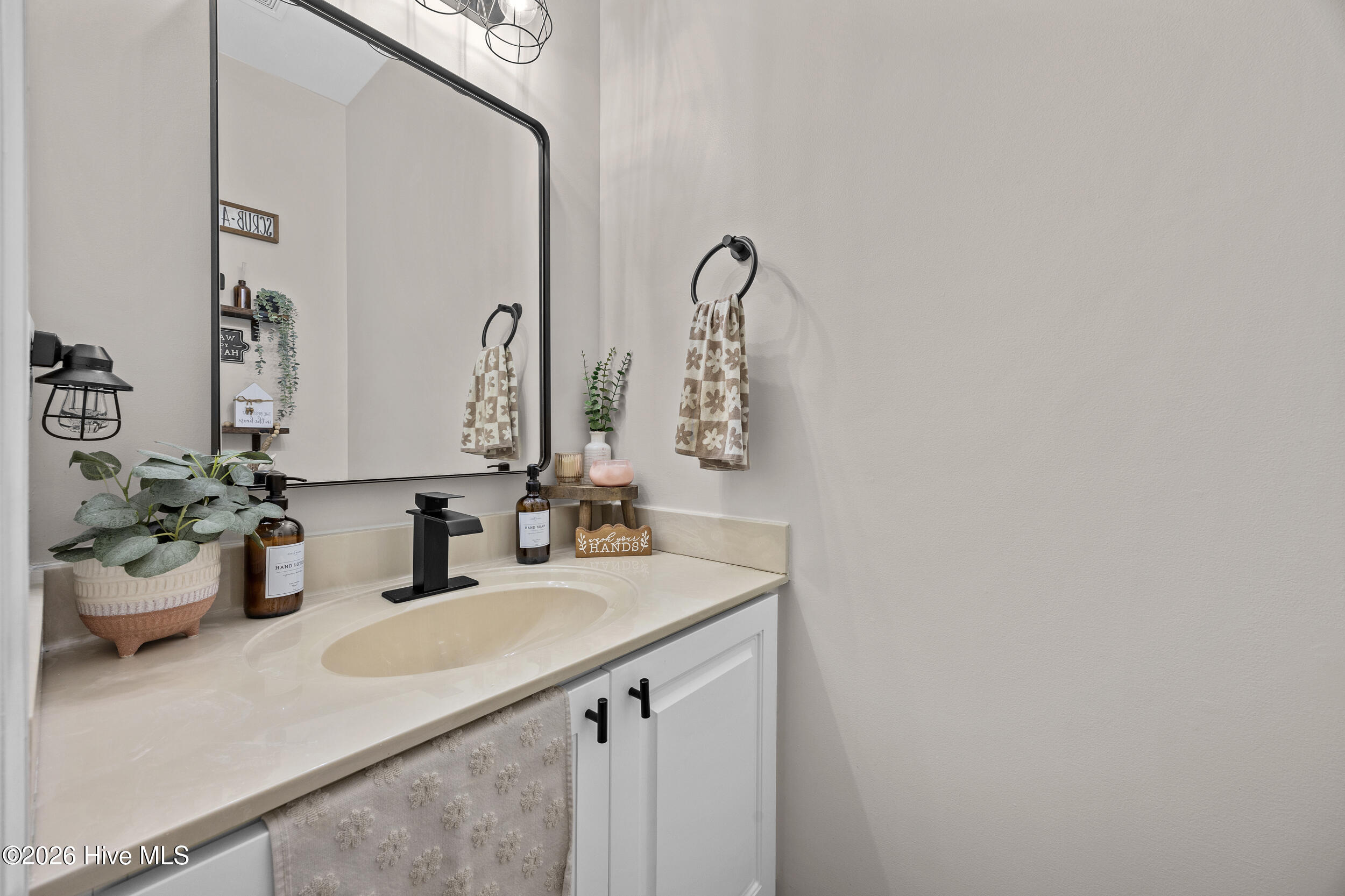 321 S Kerr Avenue Unit 157