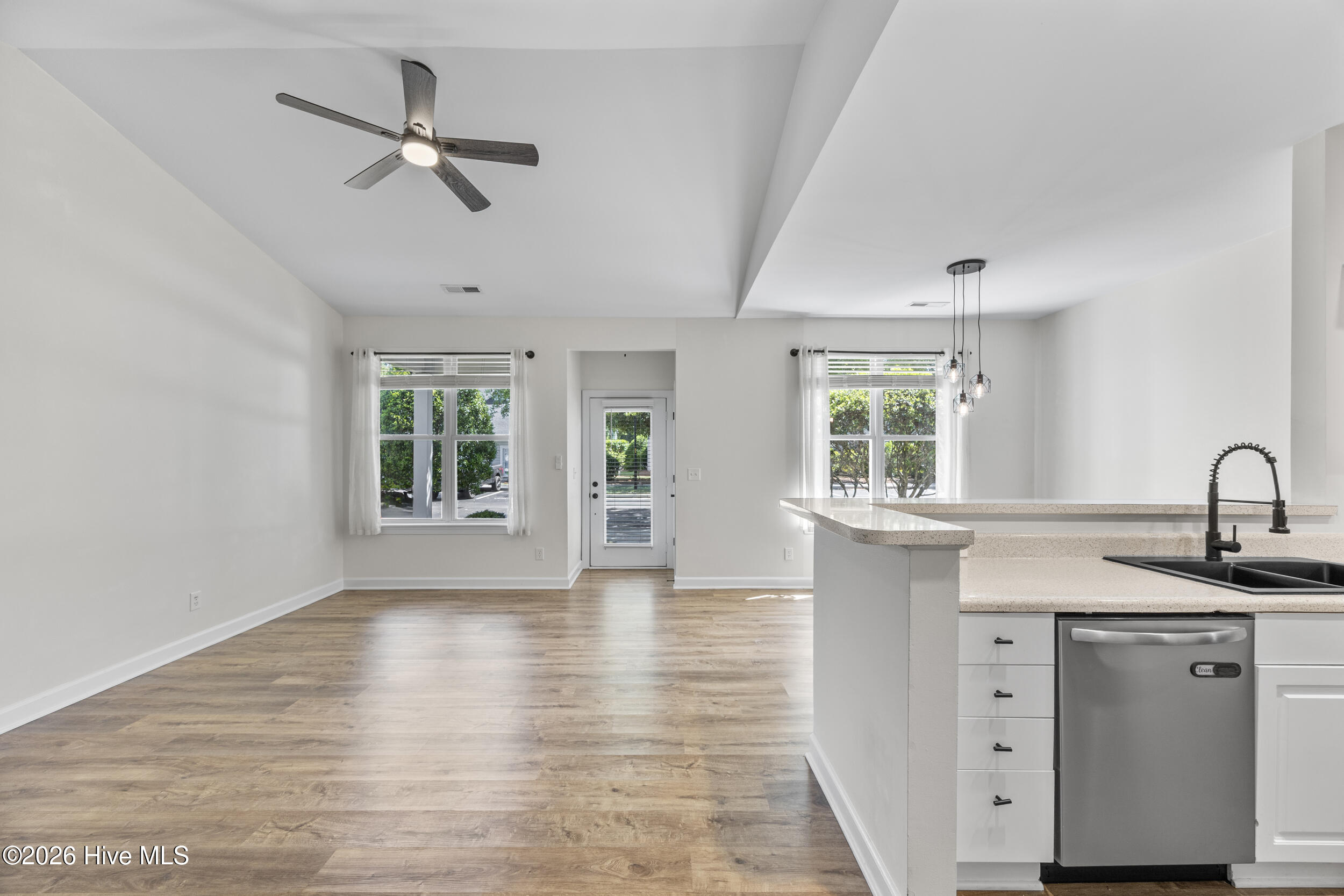 321 S Kerr Avenue Unit 157