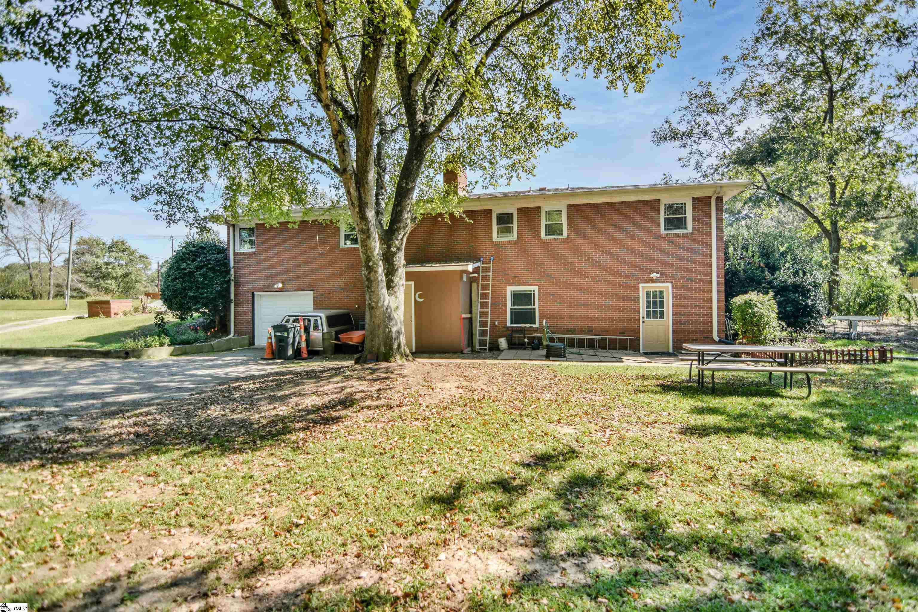 201 E Standing Springs Road, Simpsonville