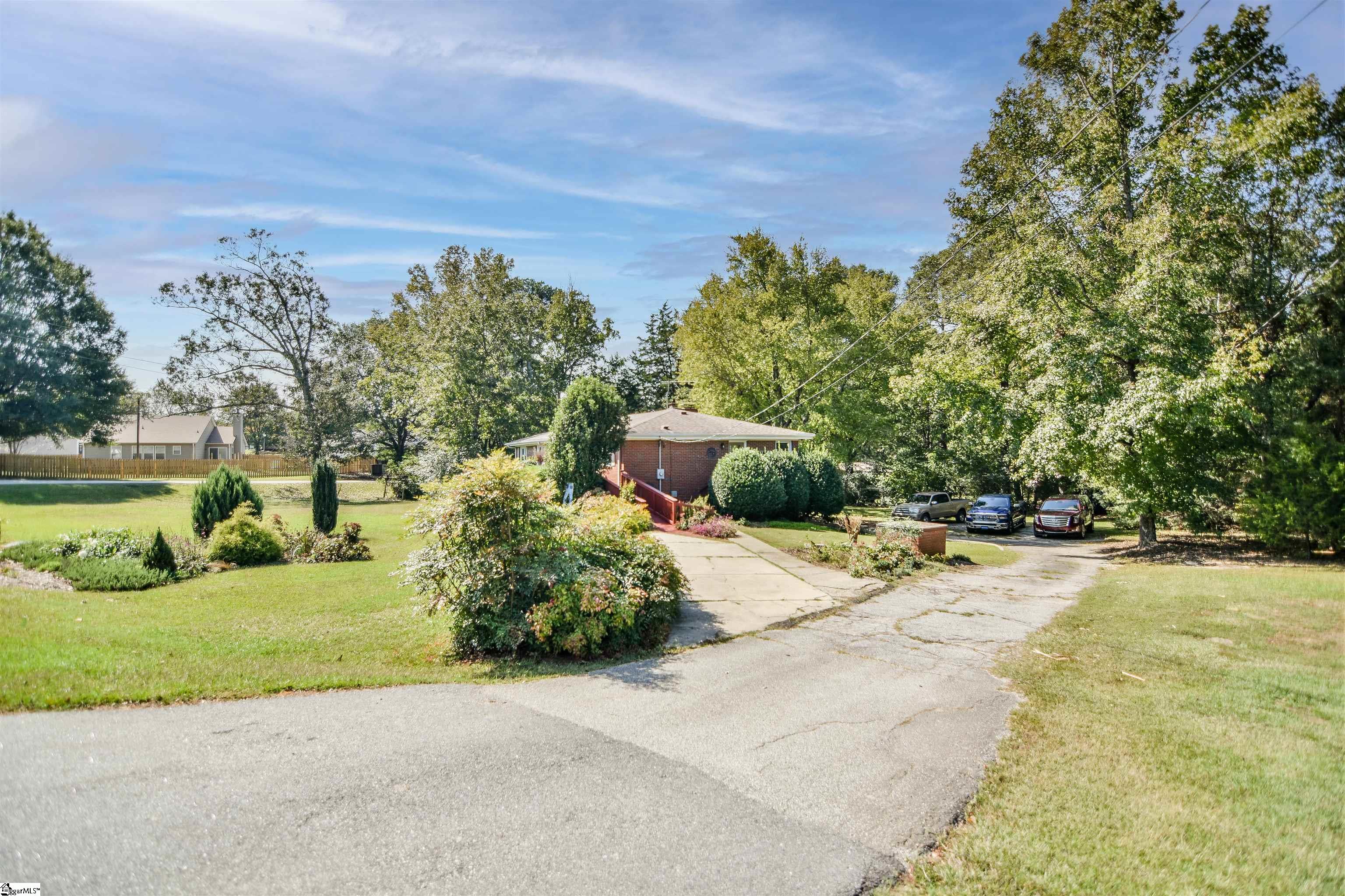 201 E Standing Springs Road, Simpsonville