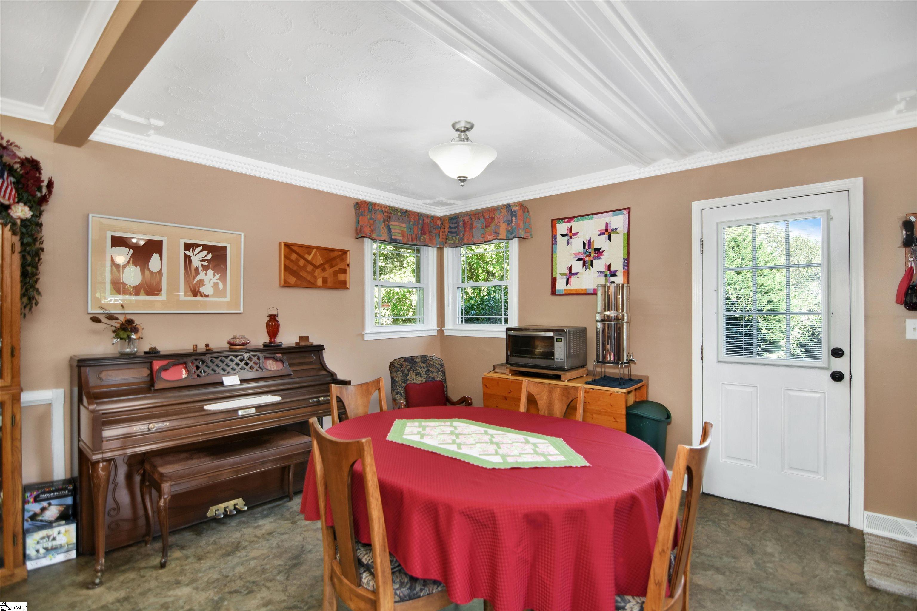 201 E Standing Springs Road, Simpsonville